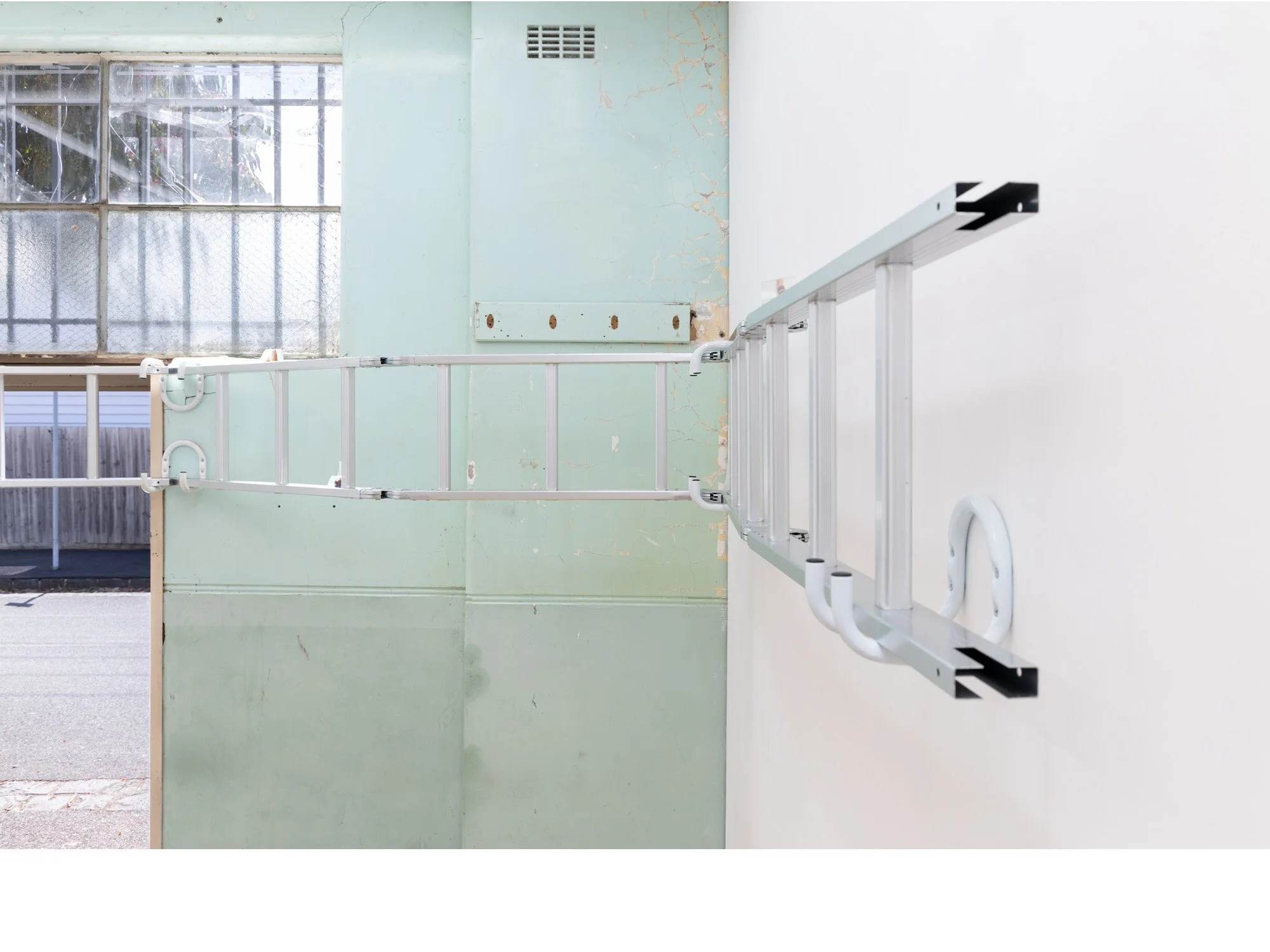ladder-right-wall-end-entry.jpg