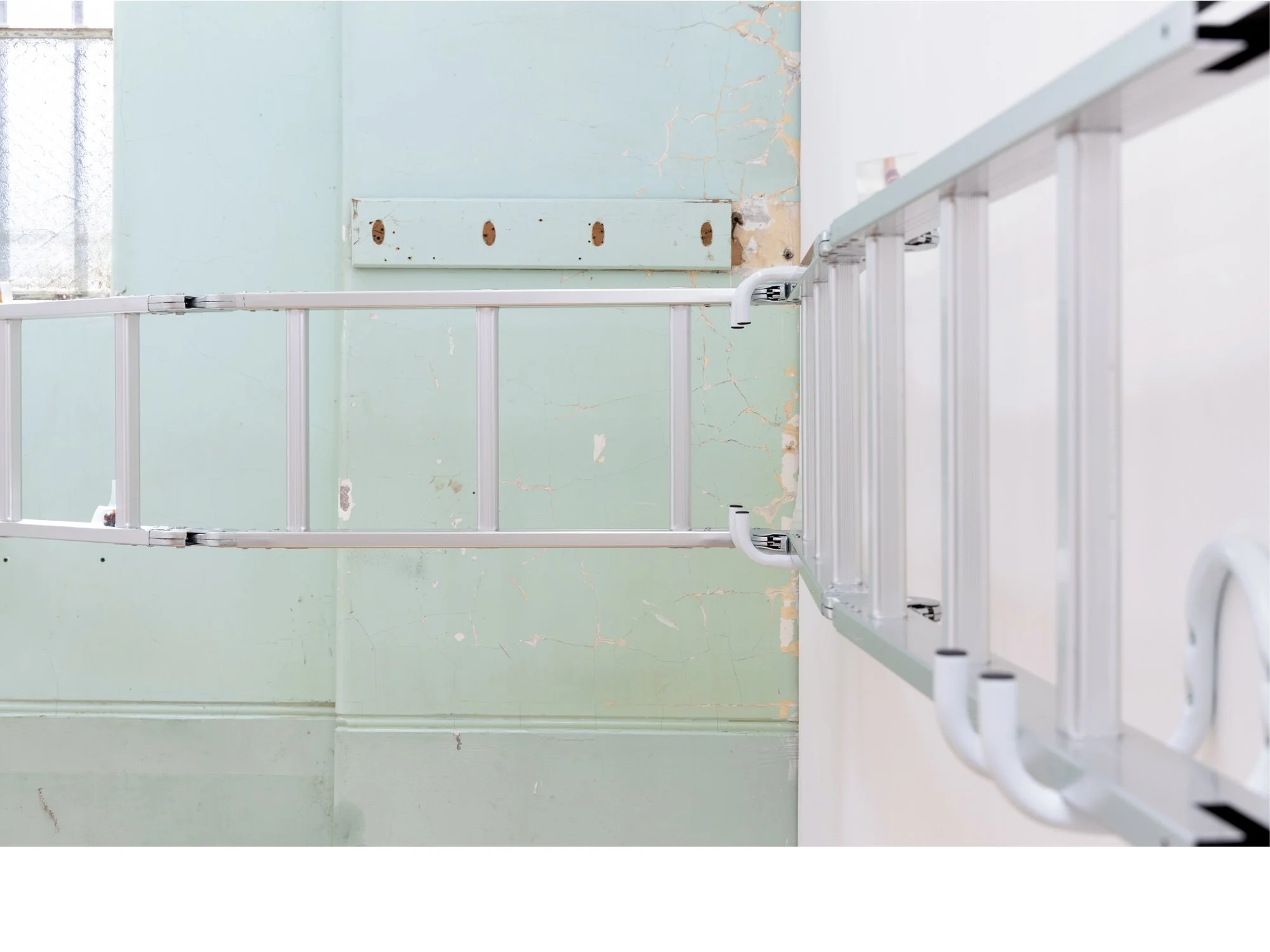 ladder-side-mid.jpg