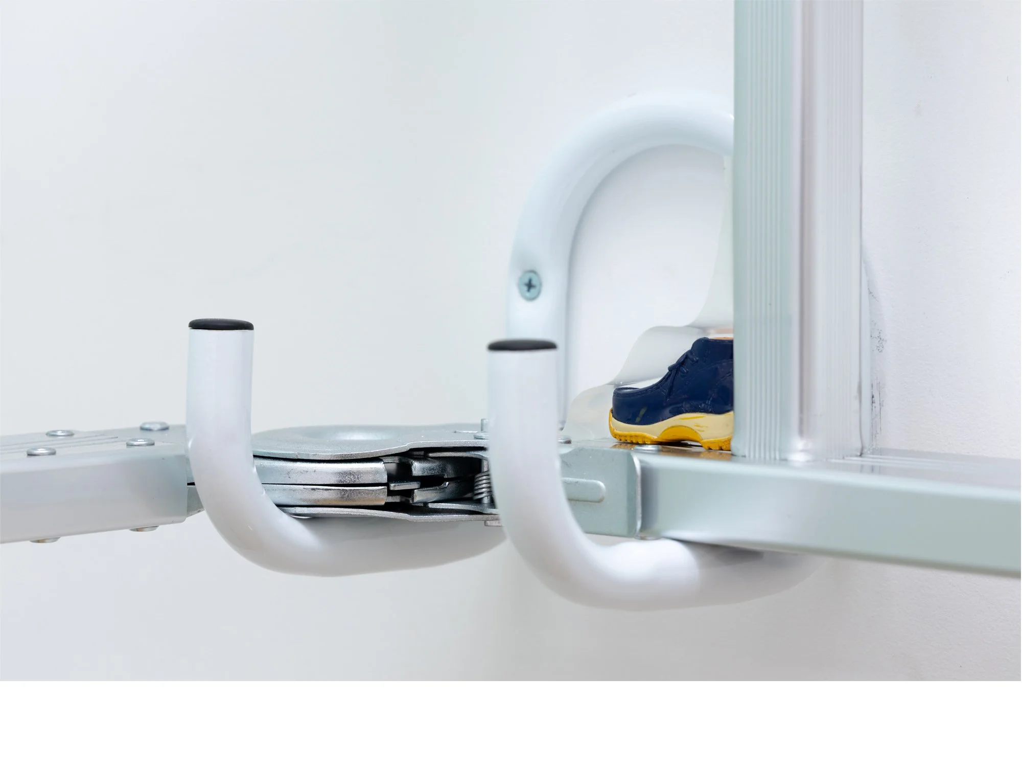 hook-blue-shoe-hinge.jpg