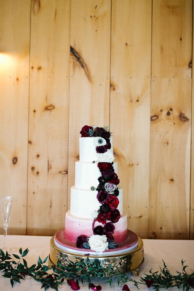 Spring_Wedding_Claxton_Farm_Wedding_Cake.jpg