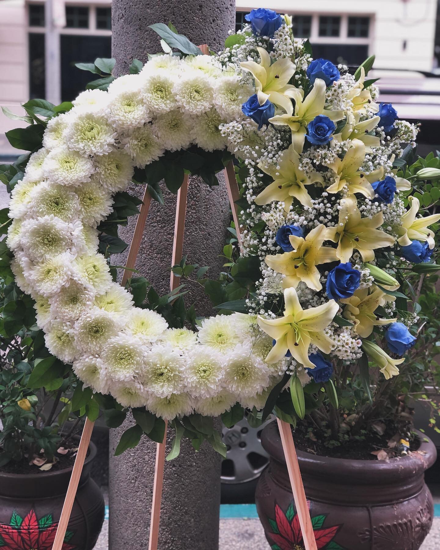 Www.minervasflowers.com #funeralflowers