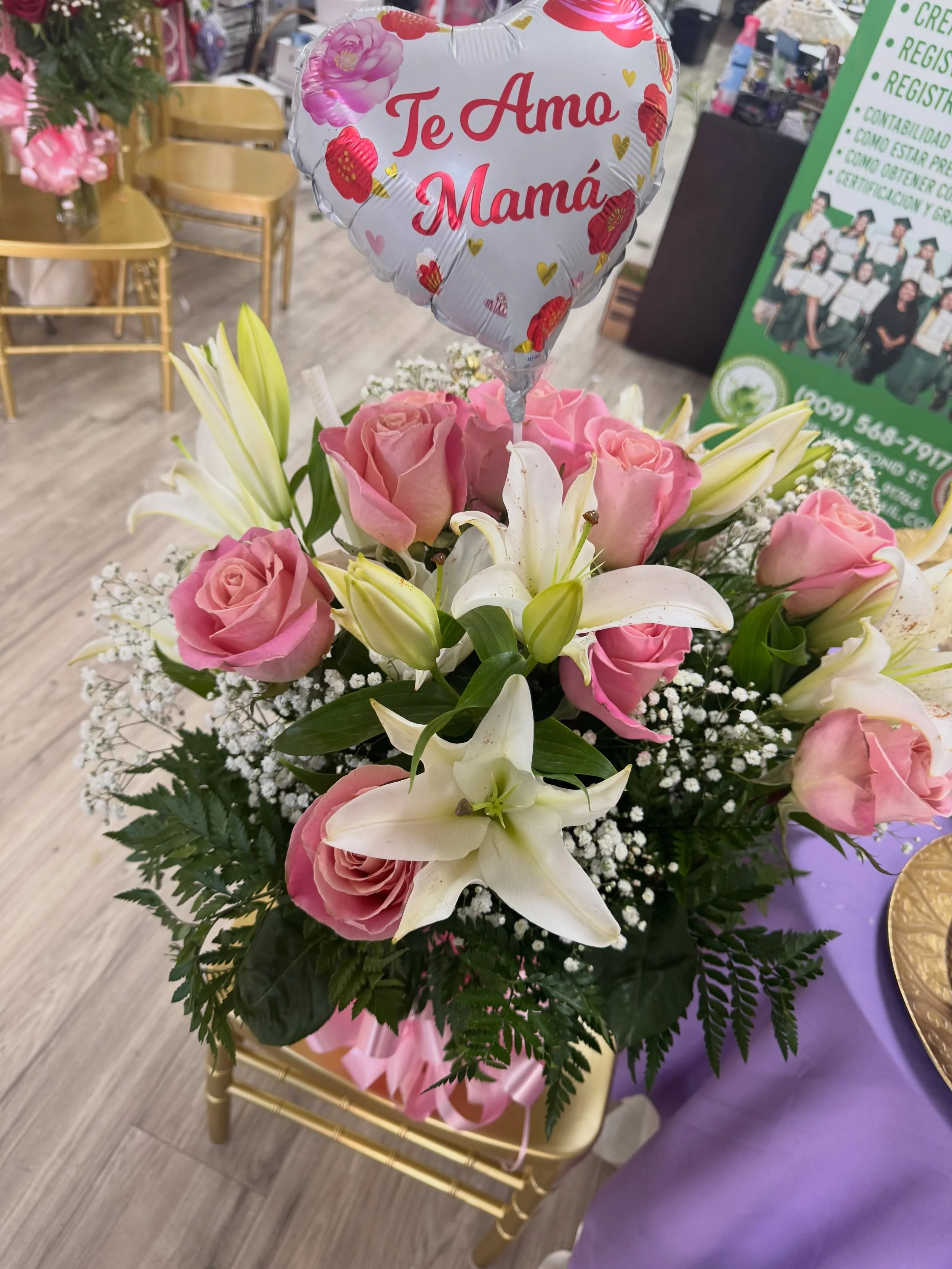 Este D&iacute;a de las Madres sorpr&eacute;ndela con un detalle lleno de amor y elegancia.
En Minerva&rsquo;s Flowers￼ tenemos arreglos florales &uacute;nicos para toda ocasi&oacute;n.

🌷 Ramos elegantes
🌹 Rosas frescas
🎁 Entrega especial
🚚 &iexc