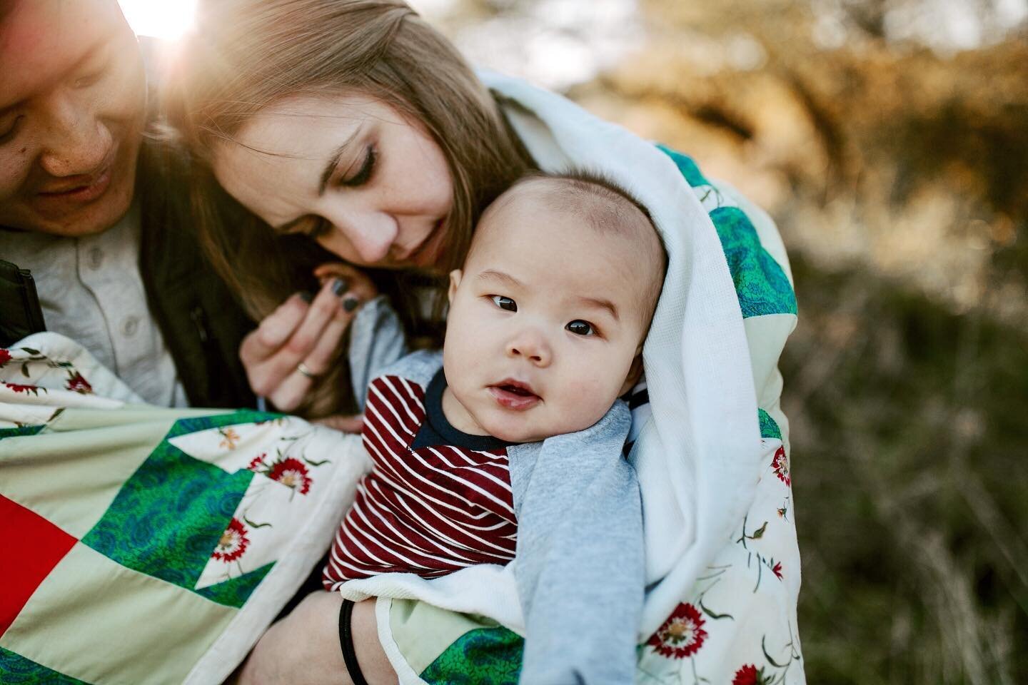 FALL MINI SESSIONS ARE HERE!!! No warning this time, just a sweet Saturday surprise. Head on over to the link in my bio to sign up, and keep your eyes and ears open for a GIVEAWAY session 🍂