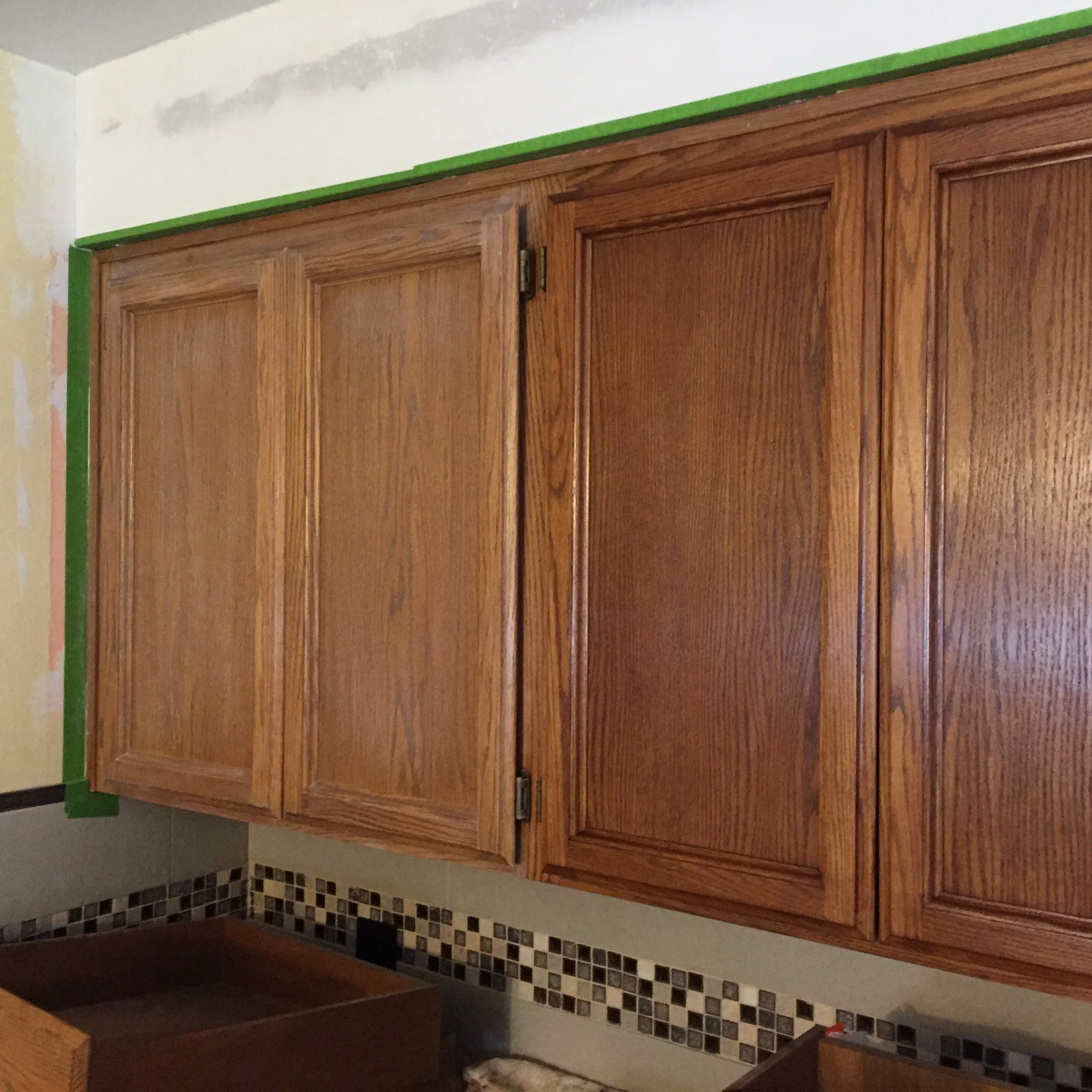 Signs Your Old Cabinets Can be Refinished