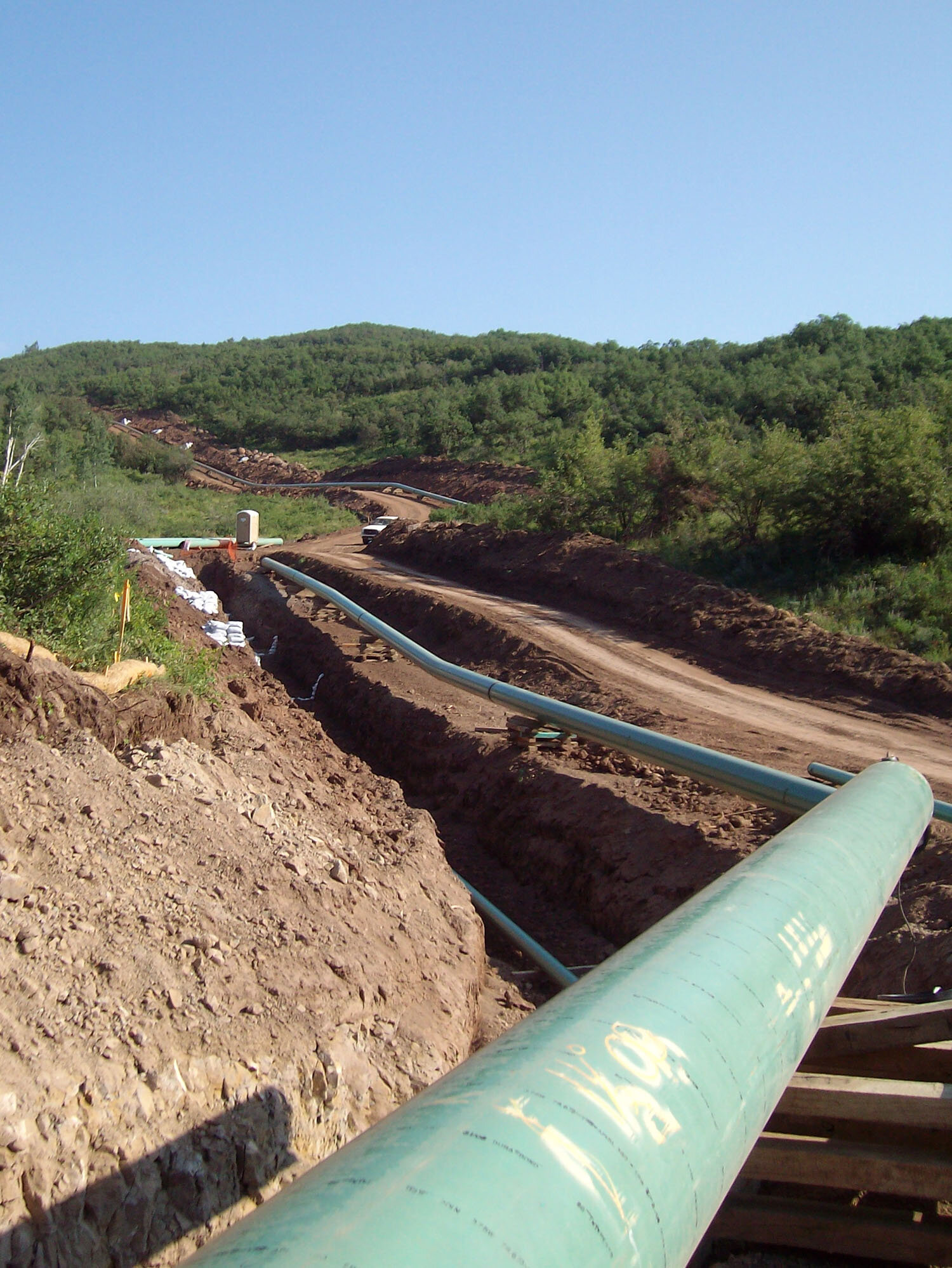 Pipeline Strung Out.JPG