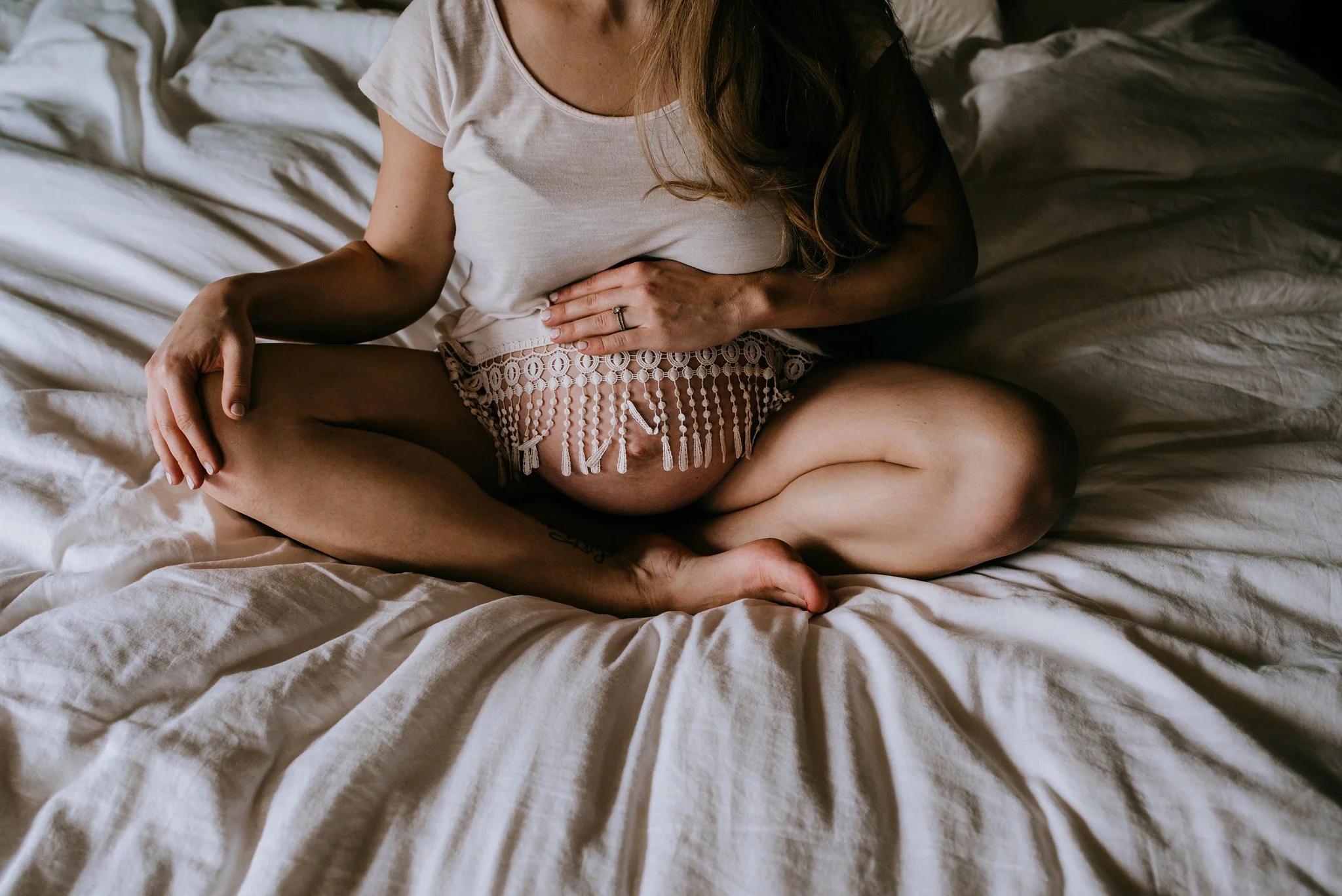 Intimate in-home maternity | Seattle Maternity Photographer