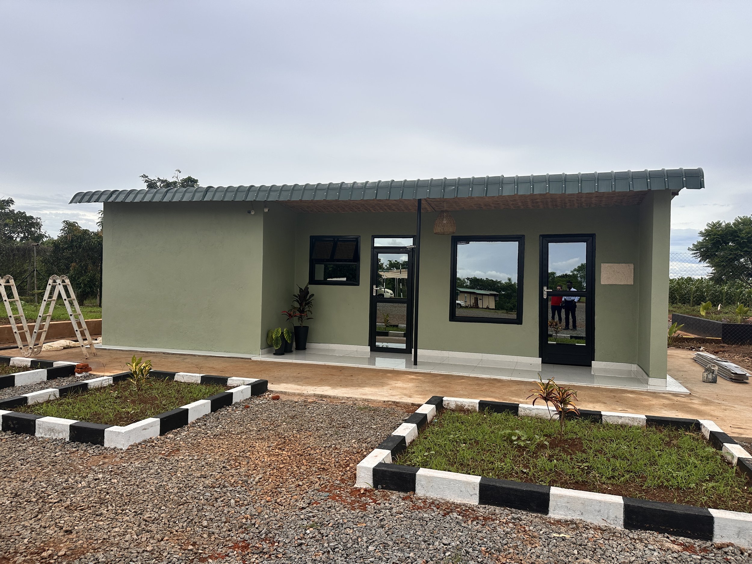 Invegrow hemp hurd building