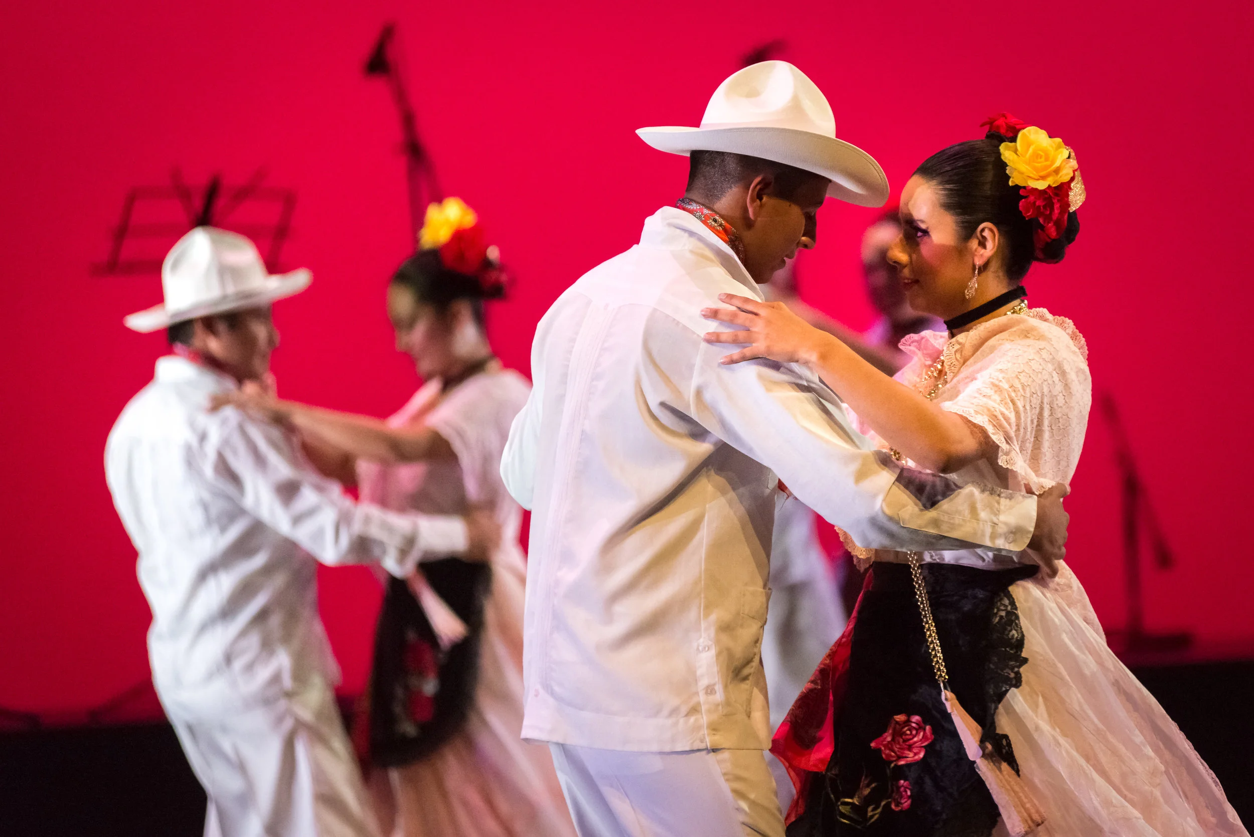 Ballet Folkórico Universitario Vini Cubi/ México de mil colores y 45 años amando la Danza