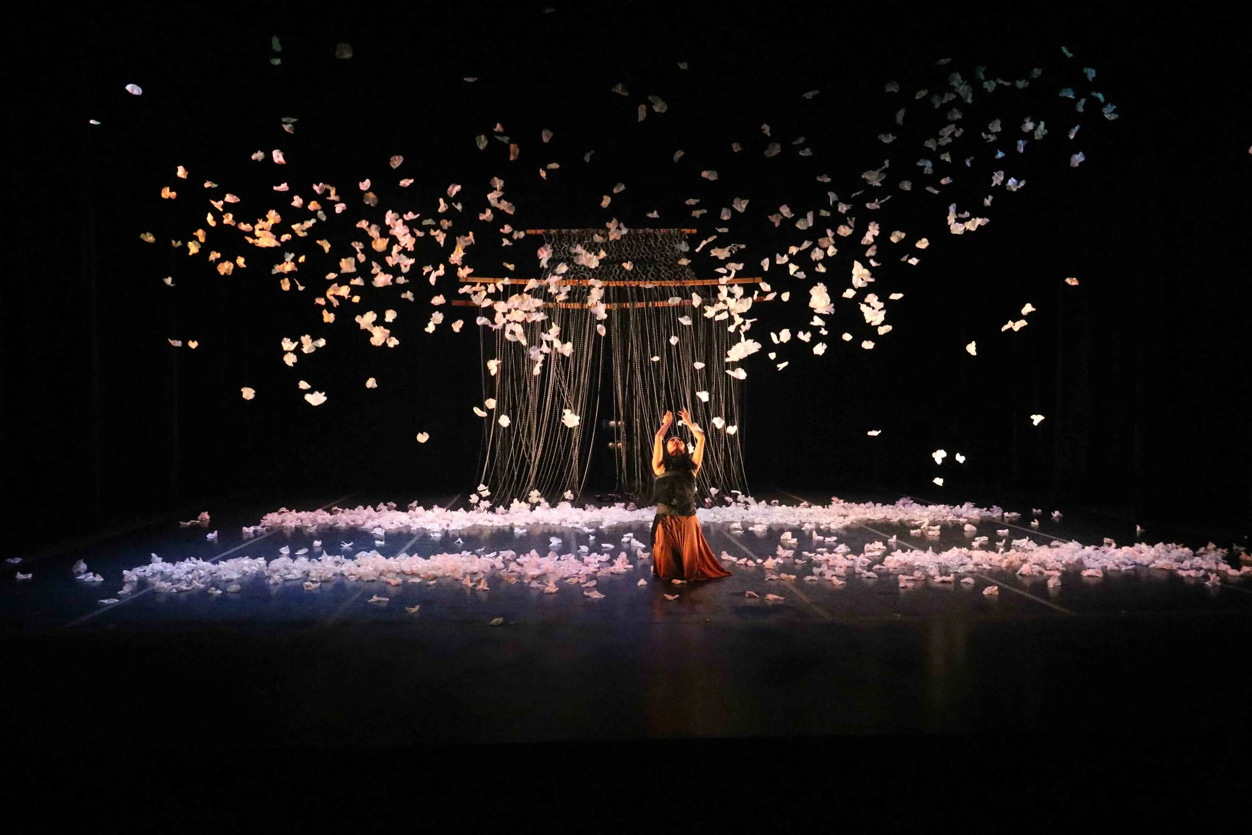 Paula Villaurrutia / Flores blancas (Cuando llorar no se puede)