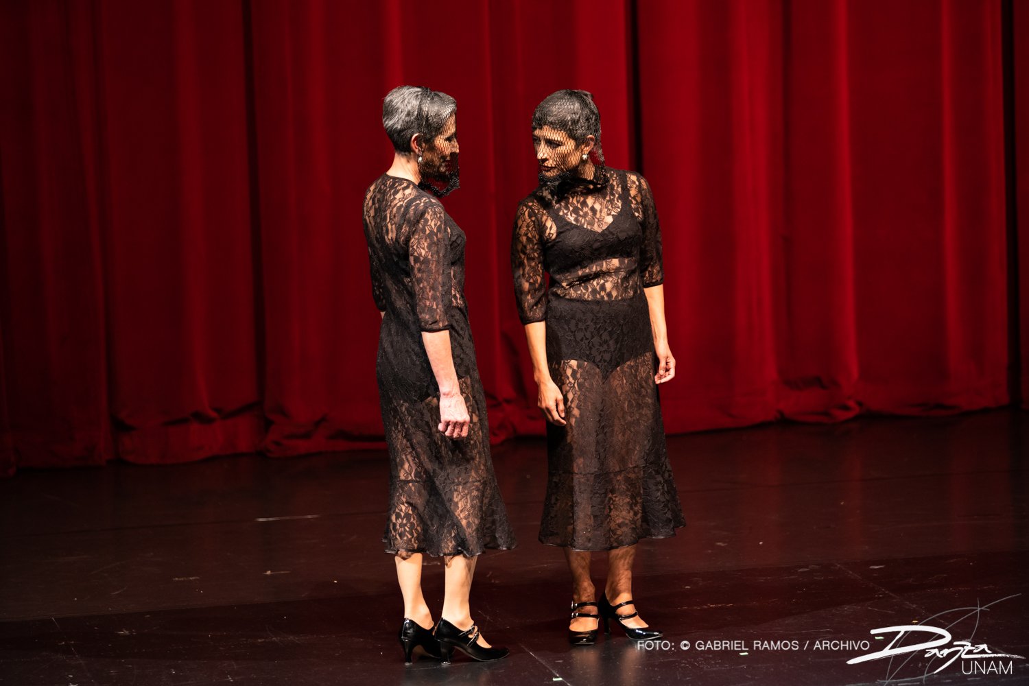 PaisajeTransfigurado-CuerpoMutable-DanzaUNAM-FotoGabrielRamos-Isoptica_DSC3708-2.jpg