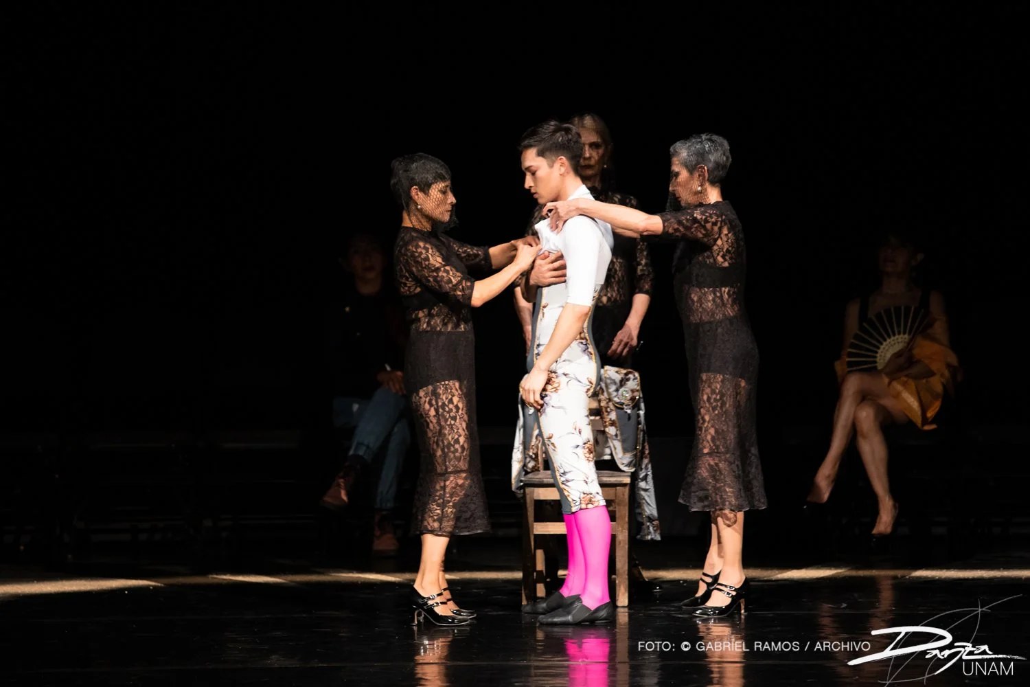 PaisajeTransfigurado-CuerpoMutable-DanzaUNAM-FotoGabrielRamos-Isoptica_DSC3750-2.jpg