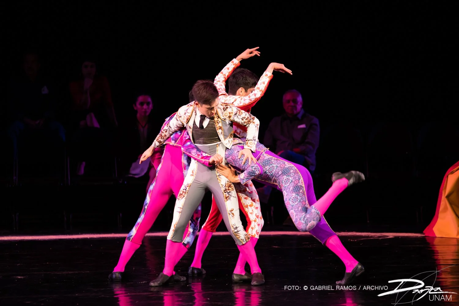 PaisajeTransfigurado-CuerpoMutable-DanzaUNAM-FotoGabrielRamos-Isoptica_DSC3837-2.jpg