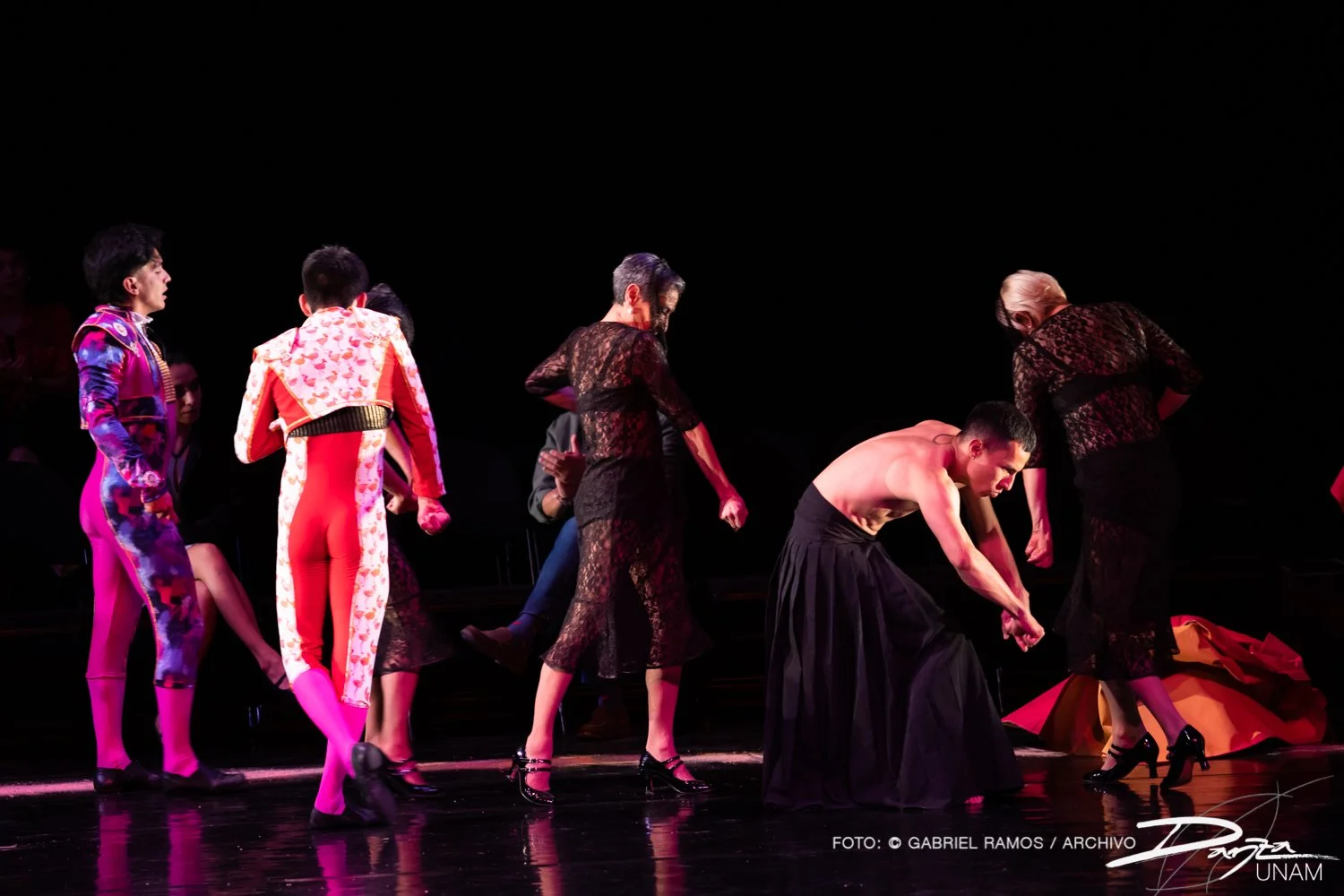 PaisajeTransfigurado-CuerpoMutable-DanzaUNAM-FotoGabrielRamos-Isoptica_DSC3883-2.jpg