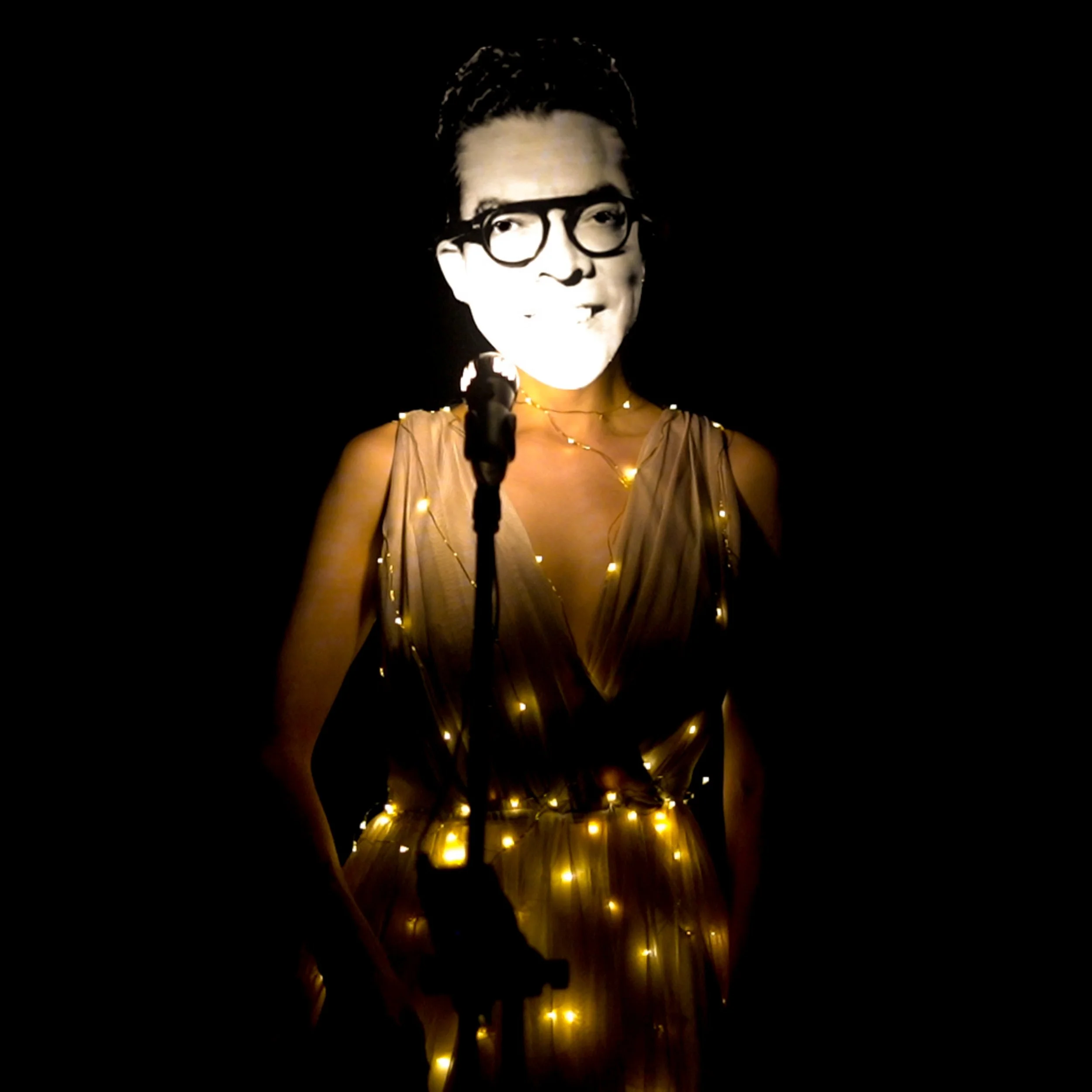 Foco alAire producciones presenta StereOphocoSoniC” JuanGarcíaEsquiveL Espectáculo-Escénico-Sonoro-Musical