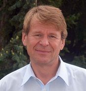Headshot - Sheinen.jpg