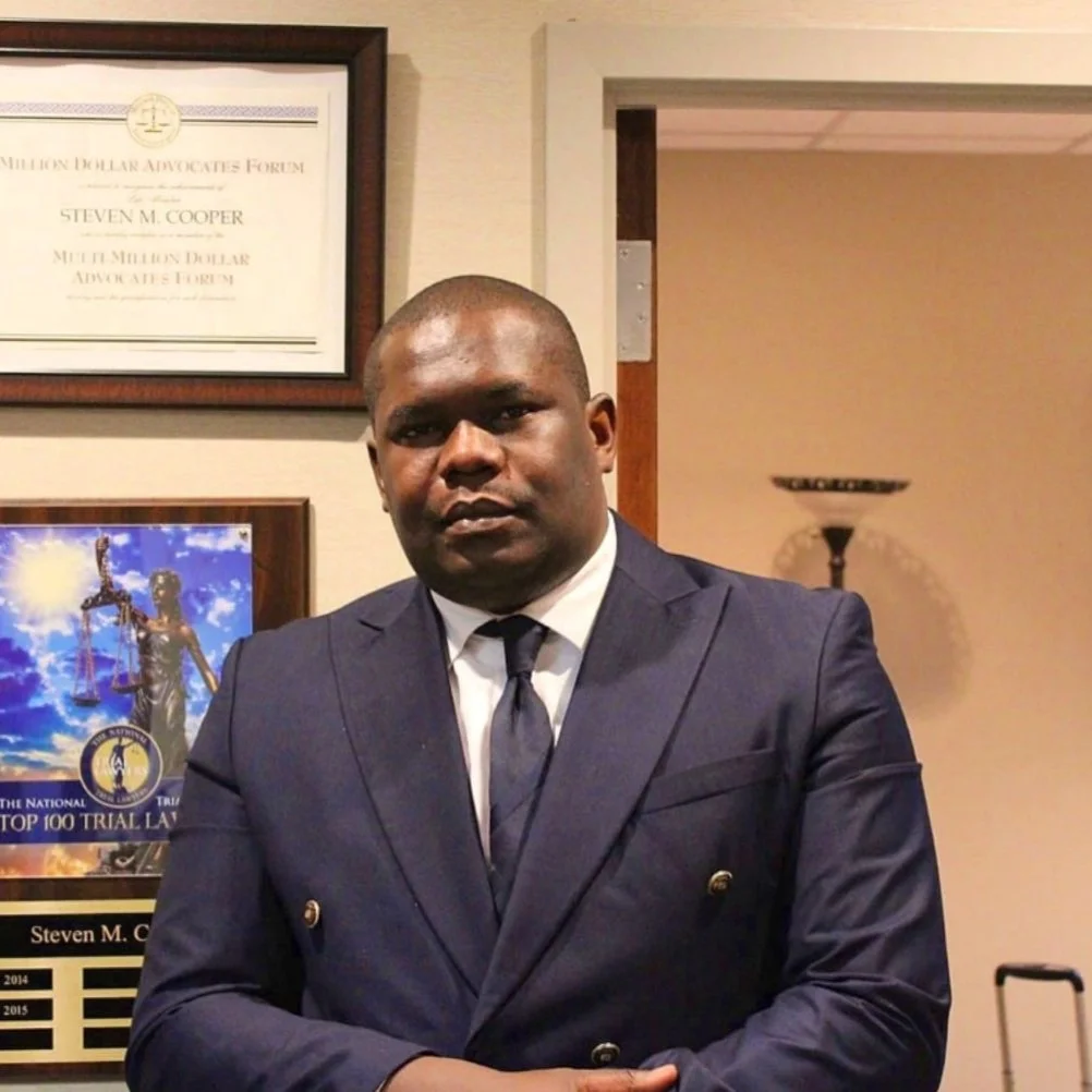 La politique de défense et de sécurité dans la Constitution congolaise du 18 février 2006 : quid du titulaire ?