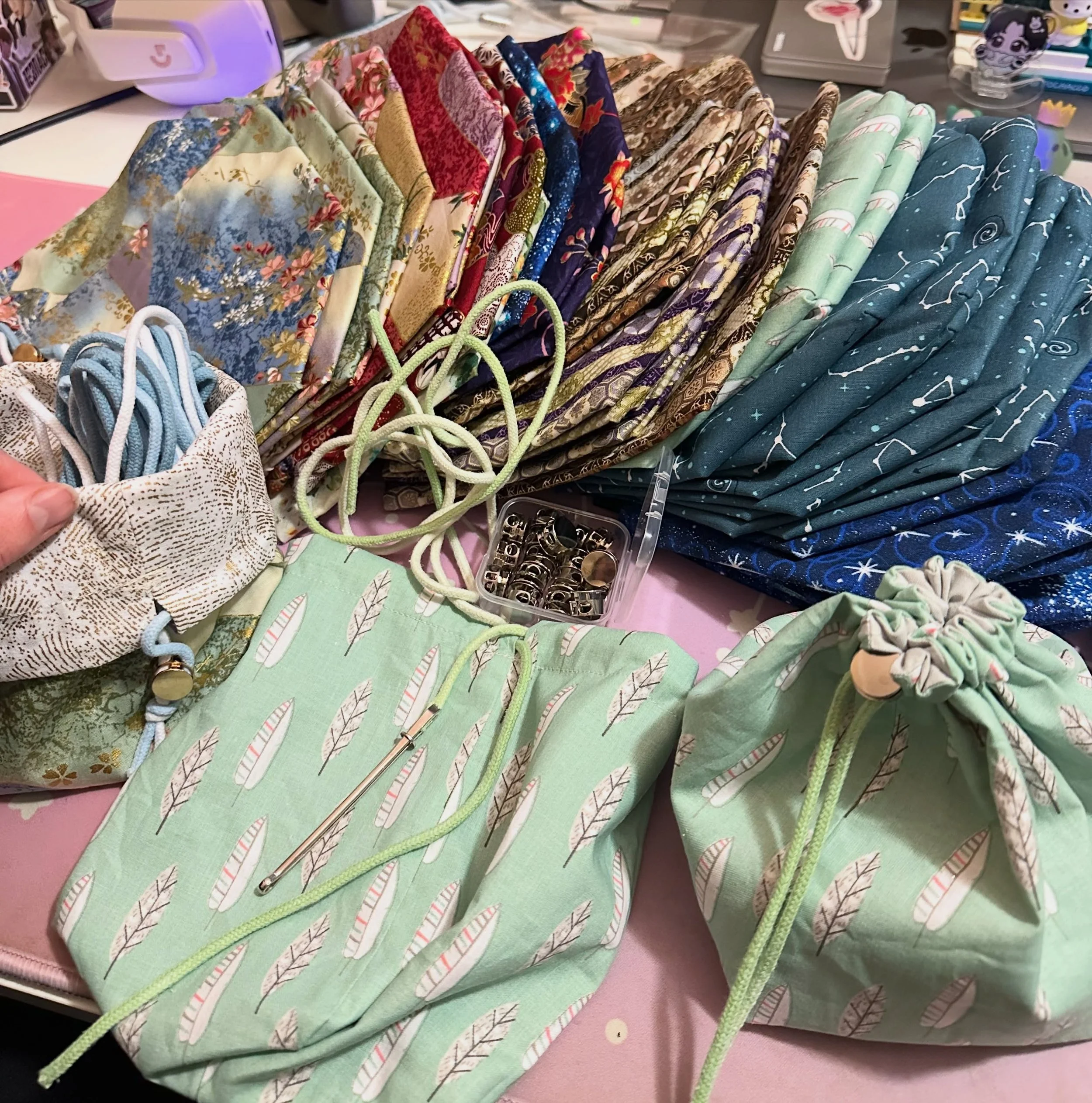 Final preparations for @conquestconmelb market day are under way! It&rsquo;s a goal of mine to try and pivot my shop to my current interests (that mainly being kpop and art) so i&rsquo;ve been trying very hard to go through all of my half finished tt