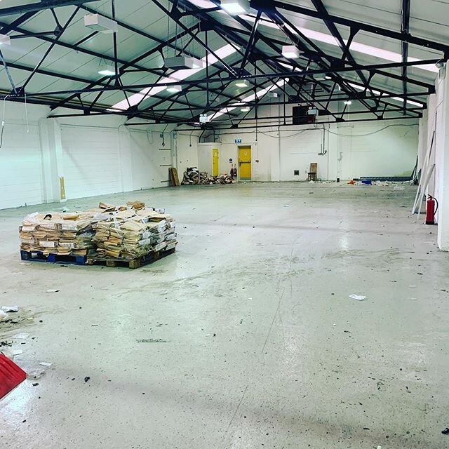 Not very pretty to look at but very exciting! Popped into our soon to be new workshop to start planning..... 4500 sqft to make even more gorgeous kitchens 😍. #expansion #newworkshop #morekitchens #morecapacity #newkitchen #kitchenrefresh #kitchendes