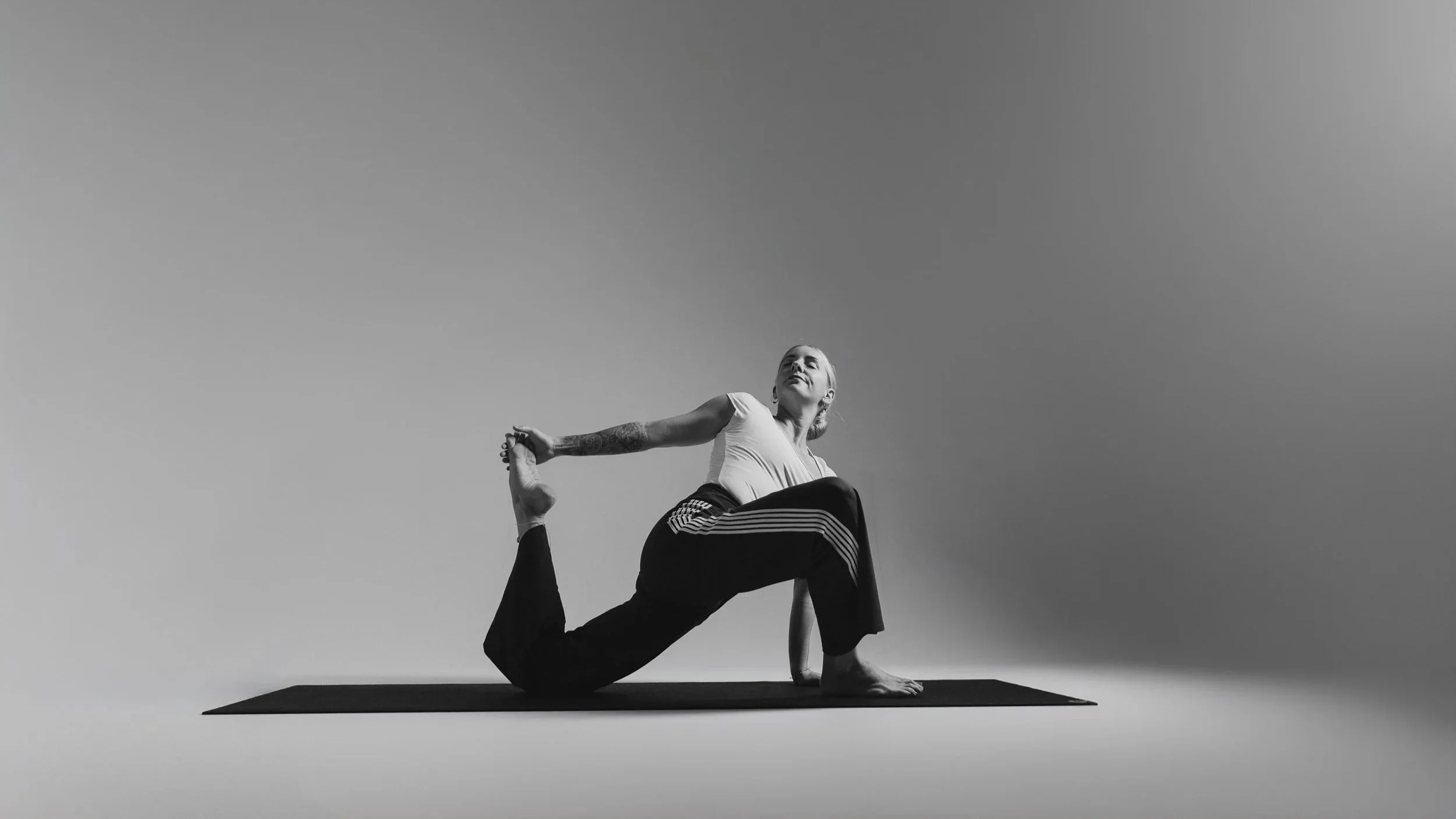 paul-macht-fotos-svenja-yoga-31.jpg