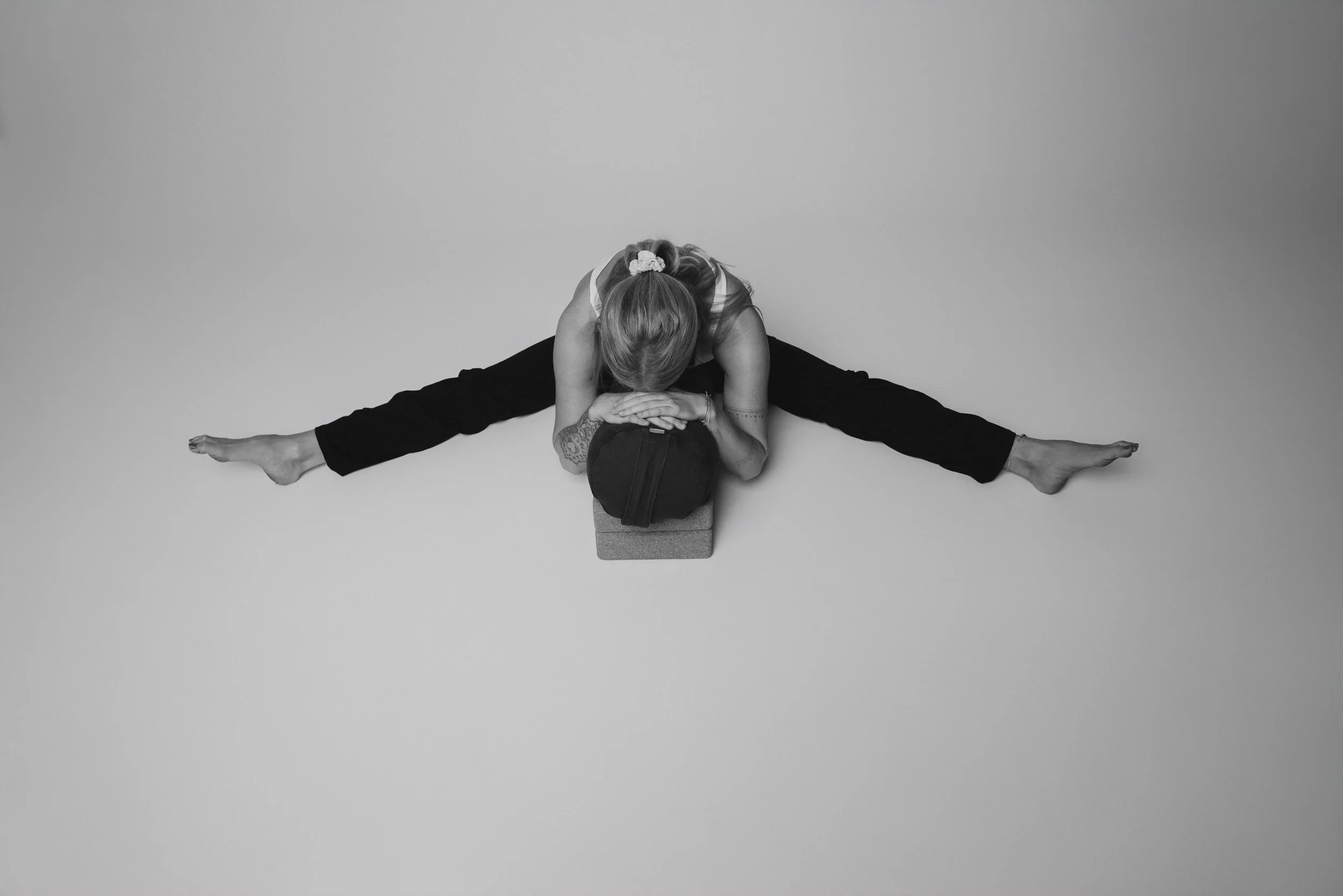 paul-macht-fotos-svenja-yoga-18 (3).jpg
