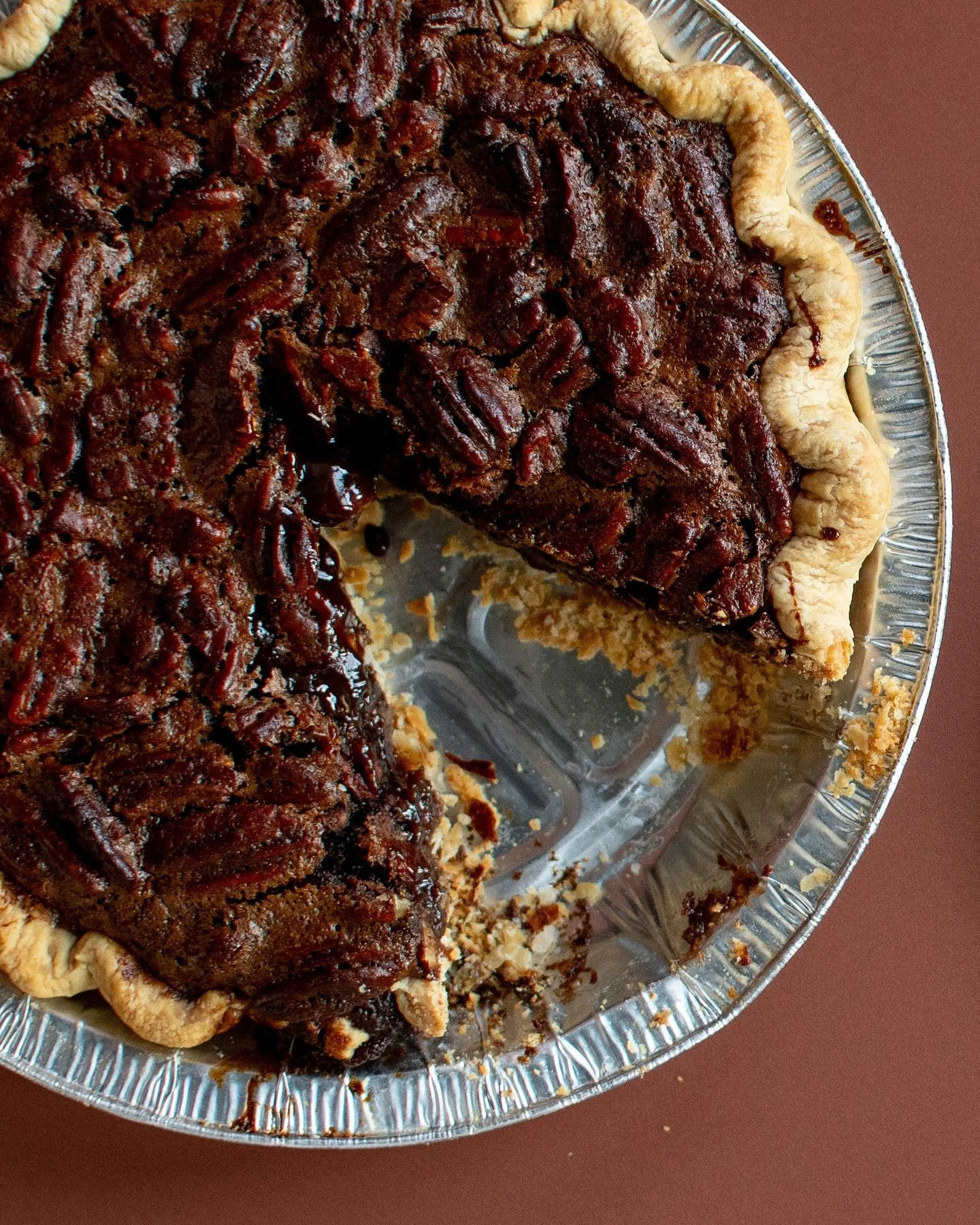 🥧 CHOCOLATE PECAN PIE! This Thanksgiving we&rsquo;re bringing you a new pie flavor! 🙈 Your favorite pumpkin and cupcookie apple streusel pies needed a friend! 

🗓️ Thanksgiving pre-orders will open on Monday November 3rd! We&rsquo;ll be sampling p