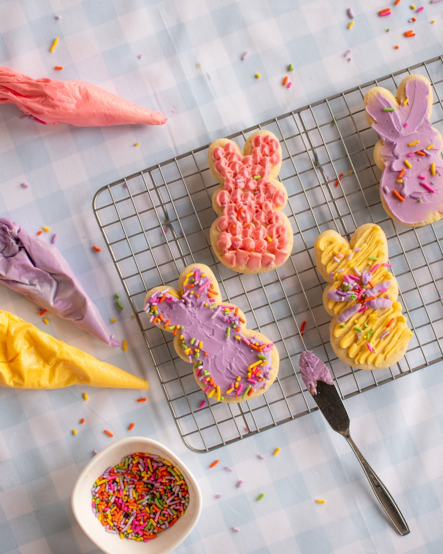 🐰 Customize your bunnies with our cookie decorating kits! Perfect for an Easter basket gift! 🥕 

Pre-order yours at the link in our bio! ✨