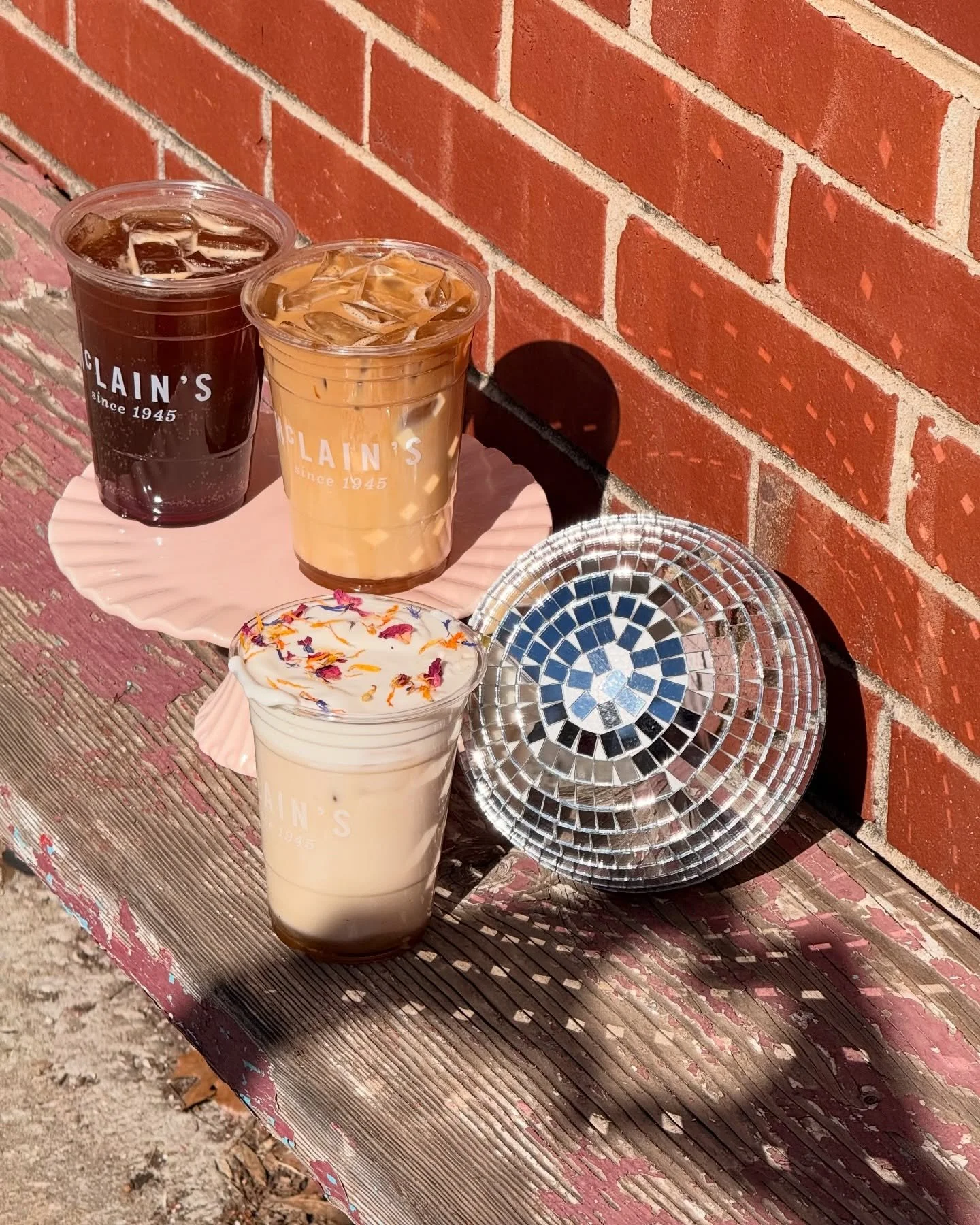 🌞🌱 SPRING SIPS ARE HERE! 

🌸 ICED LONDON FOG - earl grey toddy + vanilla syrup + vanilla cold foam + edible flowers

🍊 BLOOD ORANGE SPARKLING &lsquo;SPRO - blood orange syrup + pamplemousse lacroix + espresso

🍋🍯 GARDEN LATTE - latte with syrup