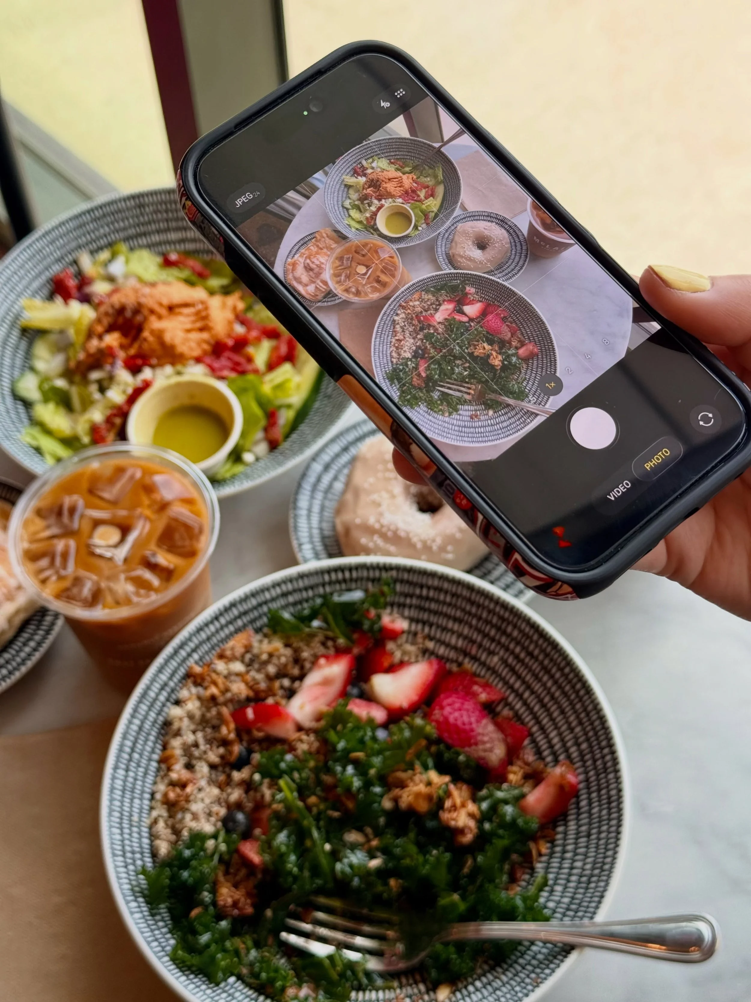 📸 berry kale salad + mediterranean bowl for lunch 🥗