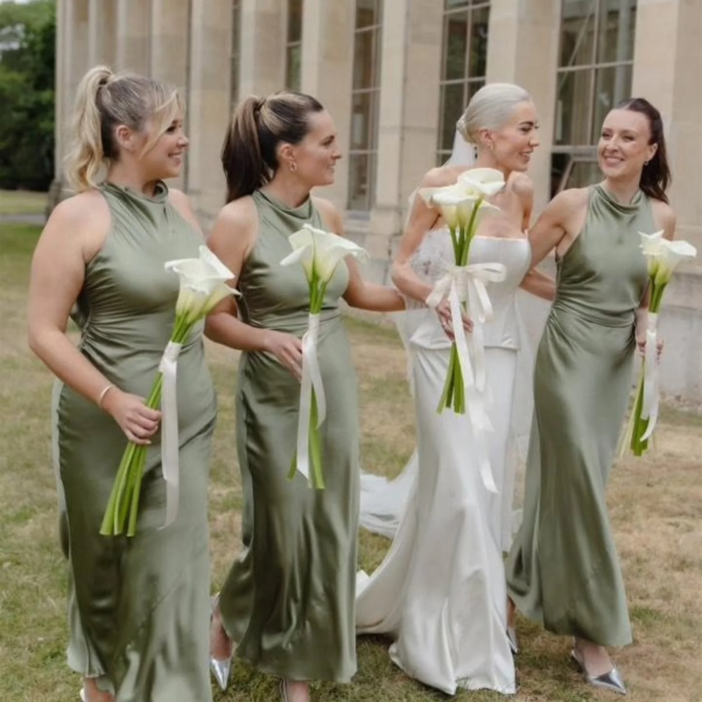Such a stunning day with Caitlin and her bridal party getting them ready for Caitlin and Fred's wedding @kewgardens @kewevents. 

Caitlin went beautiful flawless skin and a sharp wing eyeliner so it lasted way until the night.

Makeup💄 me @makeupbyv