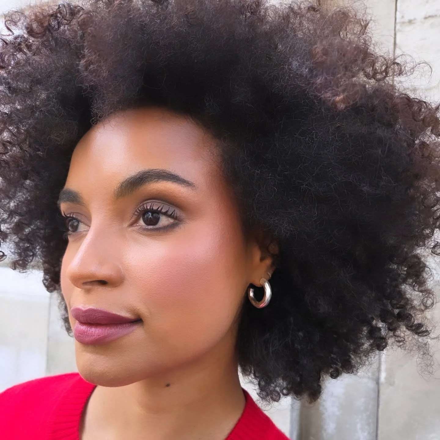 Londond town when its sunny 🌞.
Sunshine giving the light for these behind the scenes shots. @itspaulaalmeida. Hair amd makeup by me @makeupbyverity