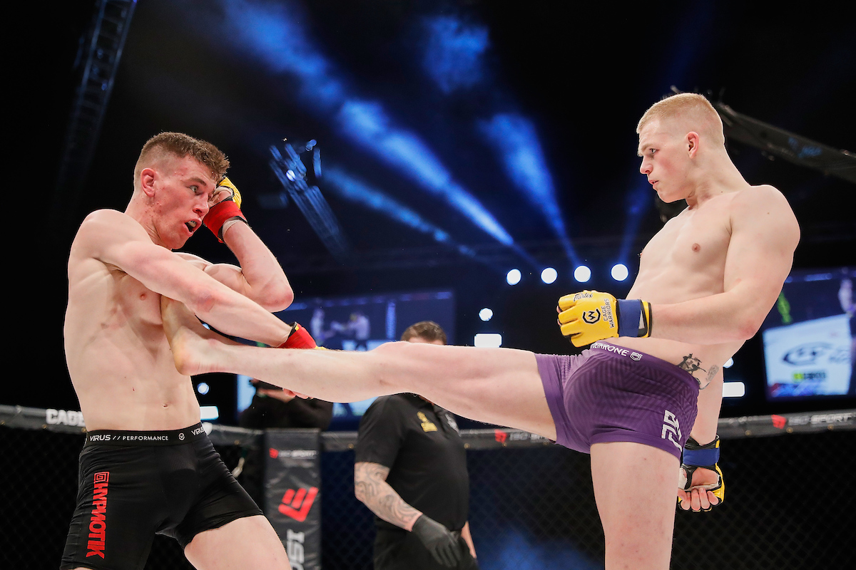 Ian Garry launches a kick at James Sheehan at CW101