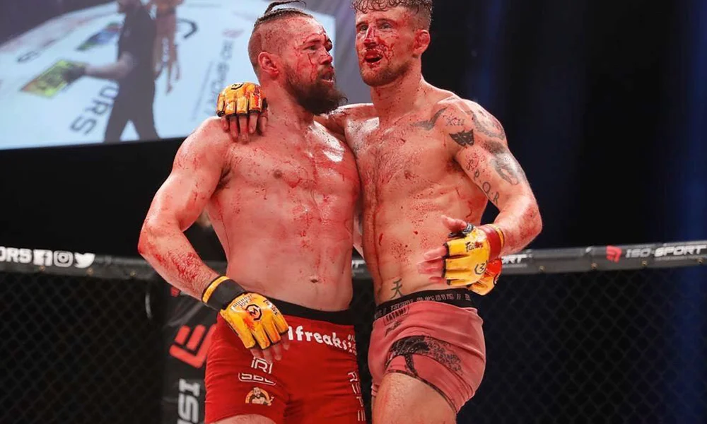 nicolas-dalby-ross-houston-cage-warriors-106-blood.jpg