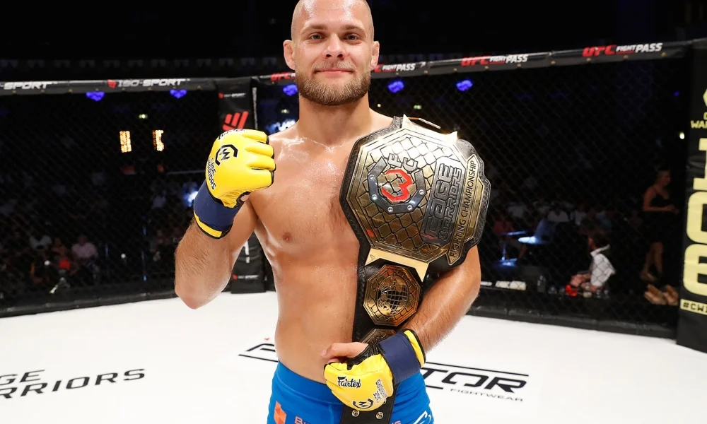 madsburnell-dollyclew-cagewarriors.jpg