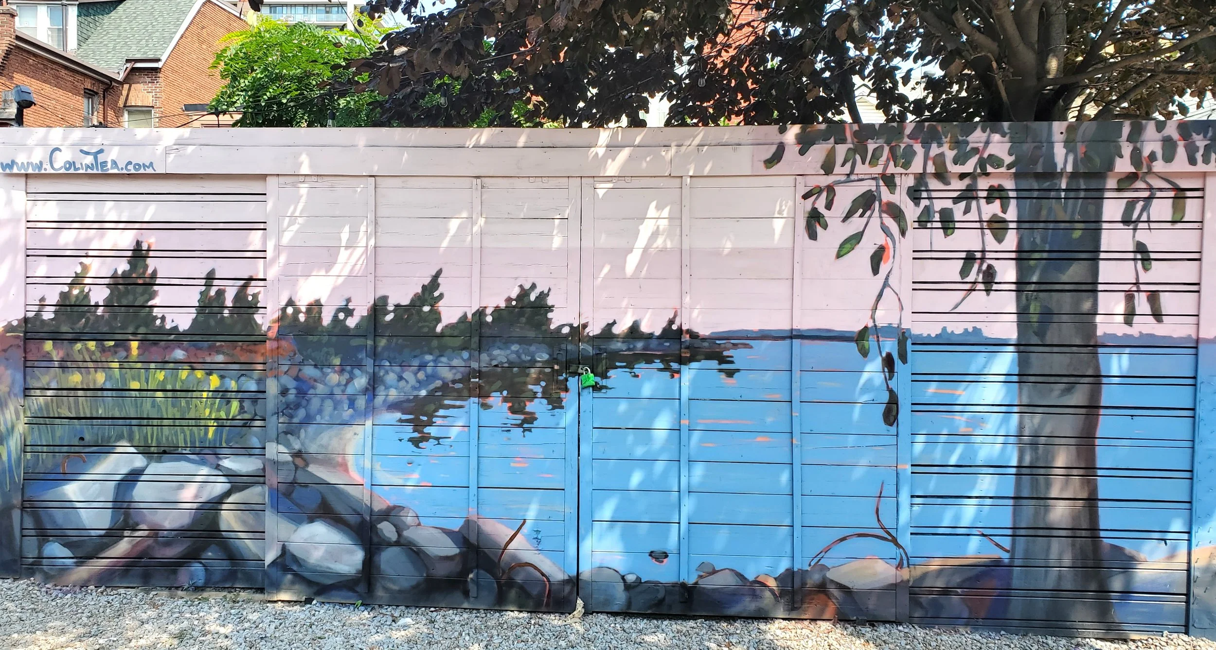 Leslie spit mural