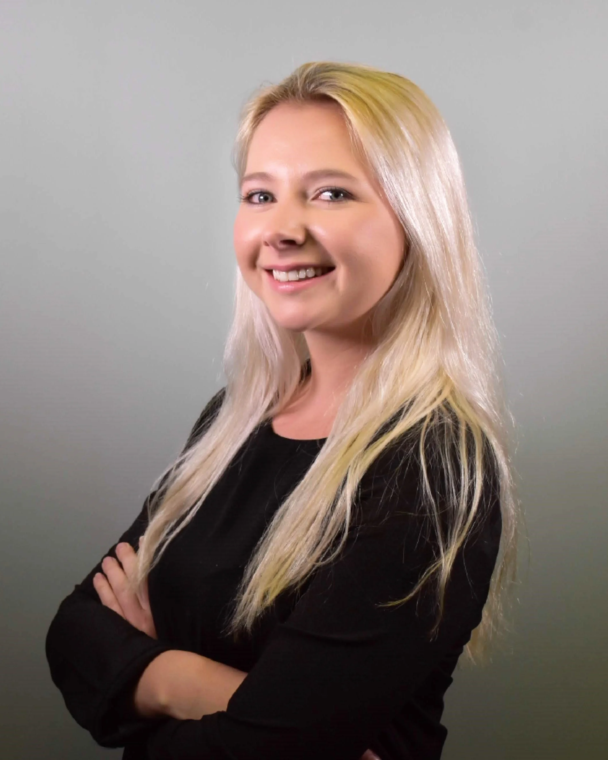 DanielleBarbeHeadshot.jpg