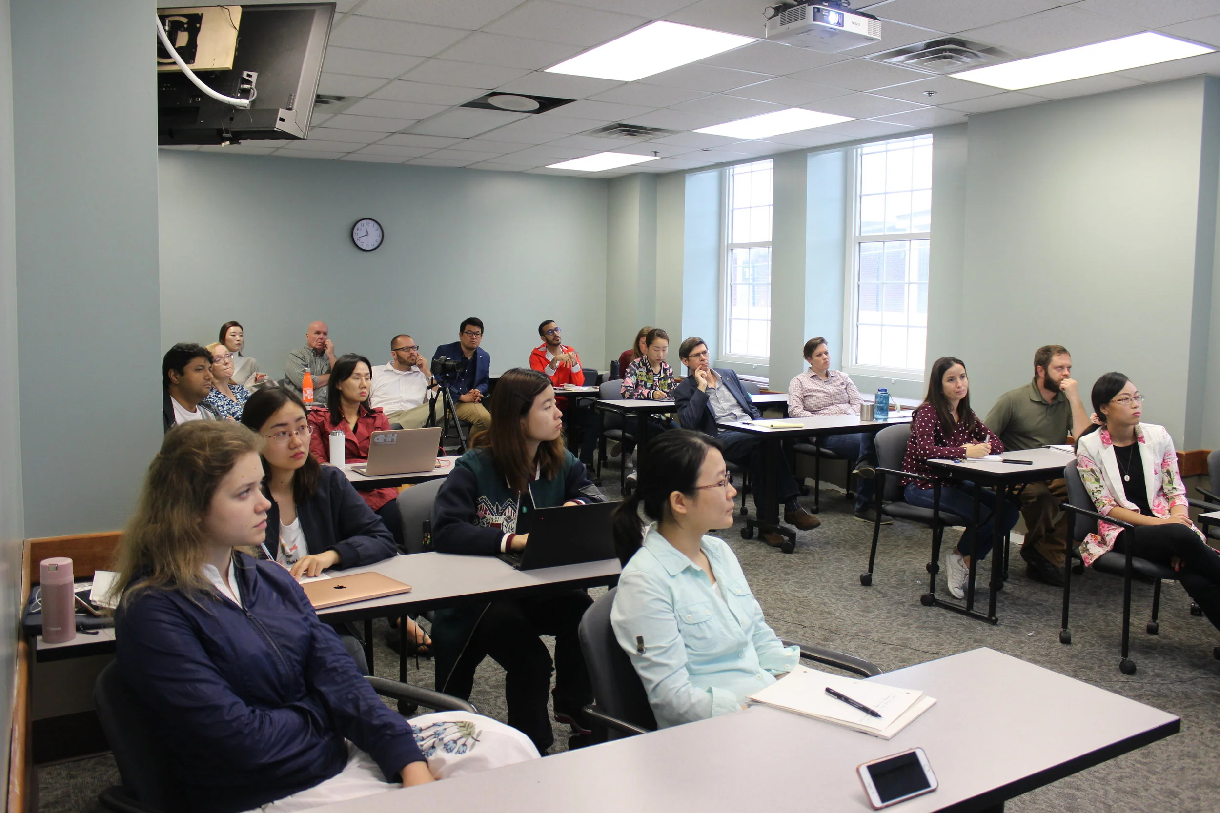      

 
    efti kicks off this Fall 2019 seminar series   Focused on academic and professional development of our students and faculty, every semester EFTI hosts a seminar series. Two of our faculty members started this Fall 2019 series in the past