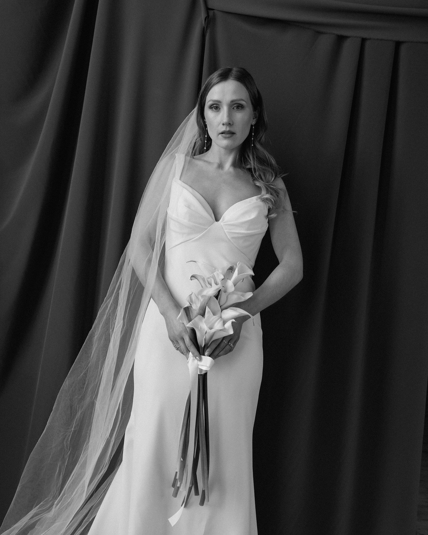 Sharing more from this gorgeous editorial 🖤

Photographer - @daniellevictoriaphoto 
Design &amp; Planning - @cieloeventplanning 
Venue - @blackbrookbarns 
Model - @rosie_massey_ 
Florist - @perfect_day_flowers 
Draping - @mariannetaviner 
Tablecloth