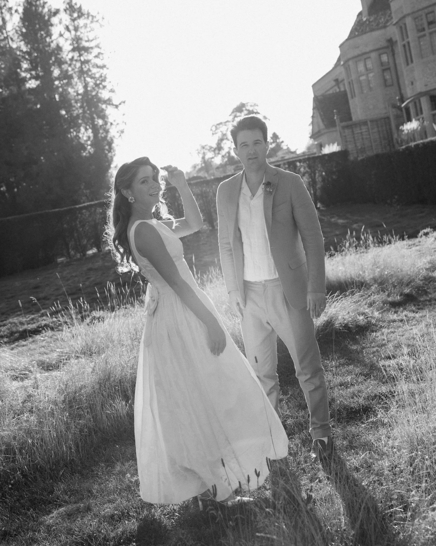 A Kin House summer wedding. A day filled with so much love, and stunning details. I left this day with my heart so full. You could feel the love and laughter fill every corner of this day, it was such an honour to capture it 🖤

Photographer @daniell