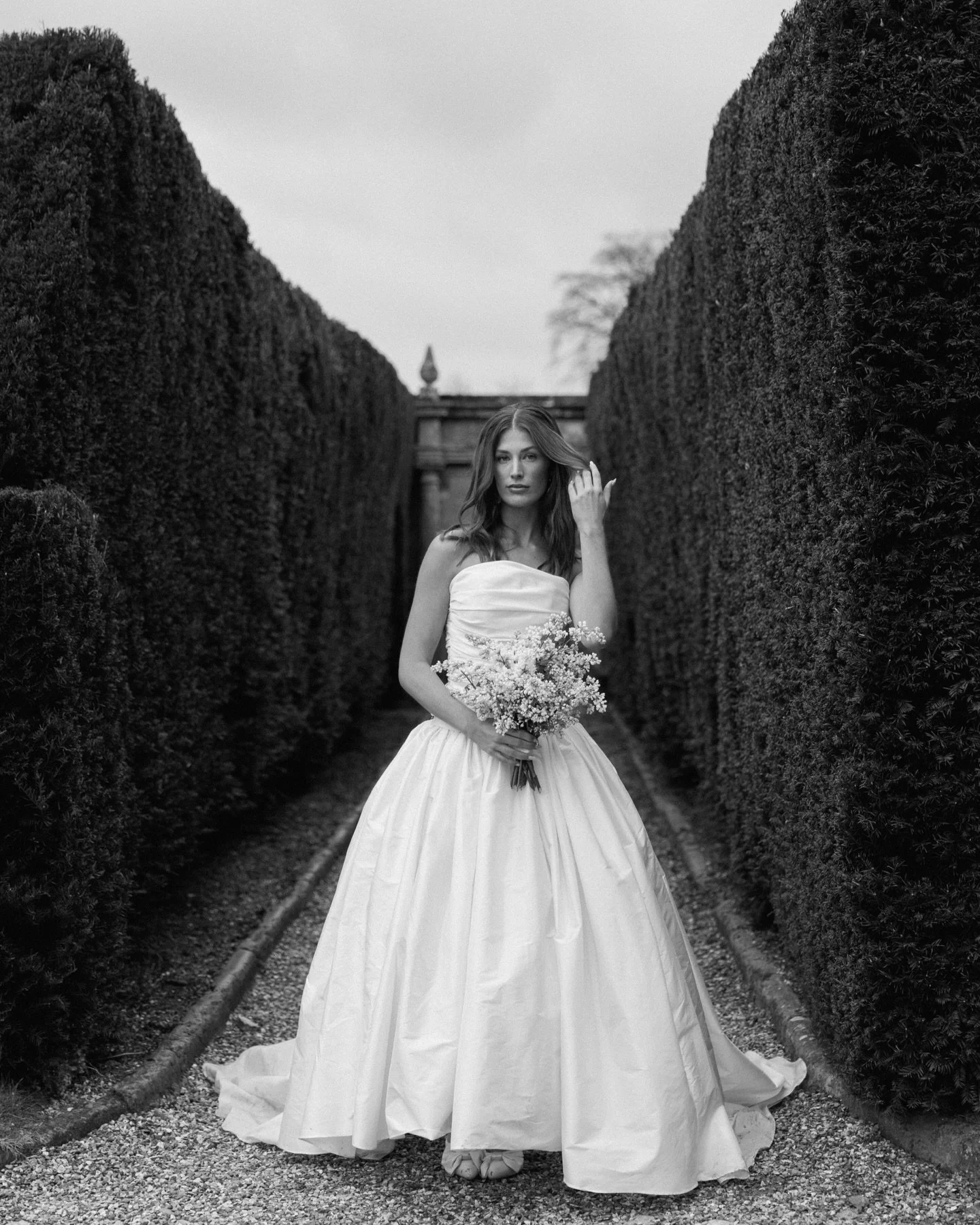 So happy this week to kick off my 2026 wedding season and heading back to the beautiful @sudeleycastle 🖤

Photographer @daniellevictoriaphoto 
Planner and Stylist @rebeccamarieweddings @workshopsbylark 
Venue @sudeleycastle @sudeleycastleweddings 
F