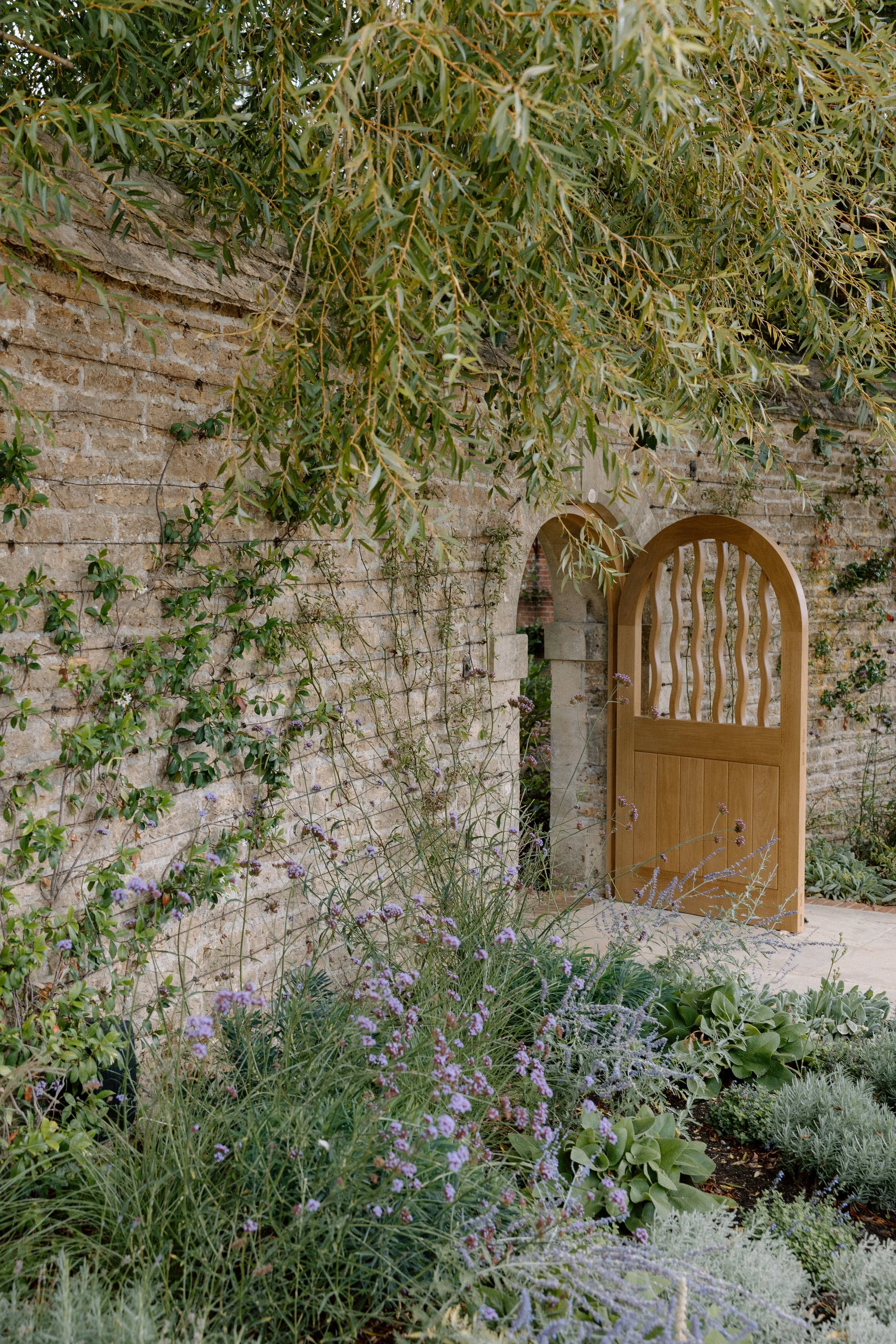 Kin House Wedding photographer, Kin House Pool-2.jpg