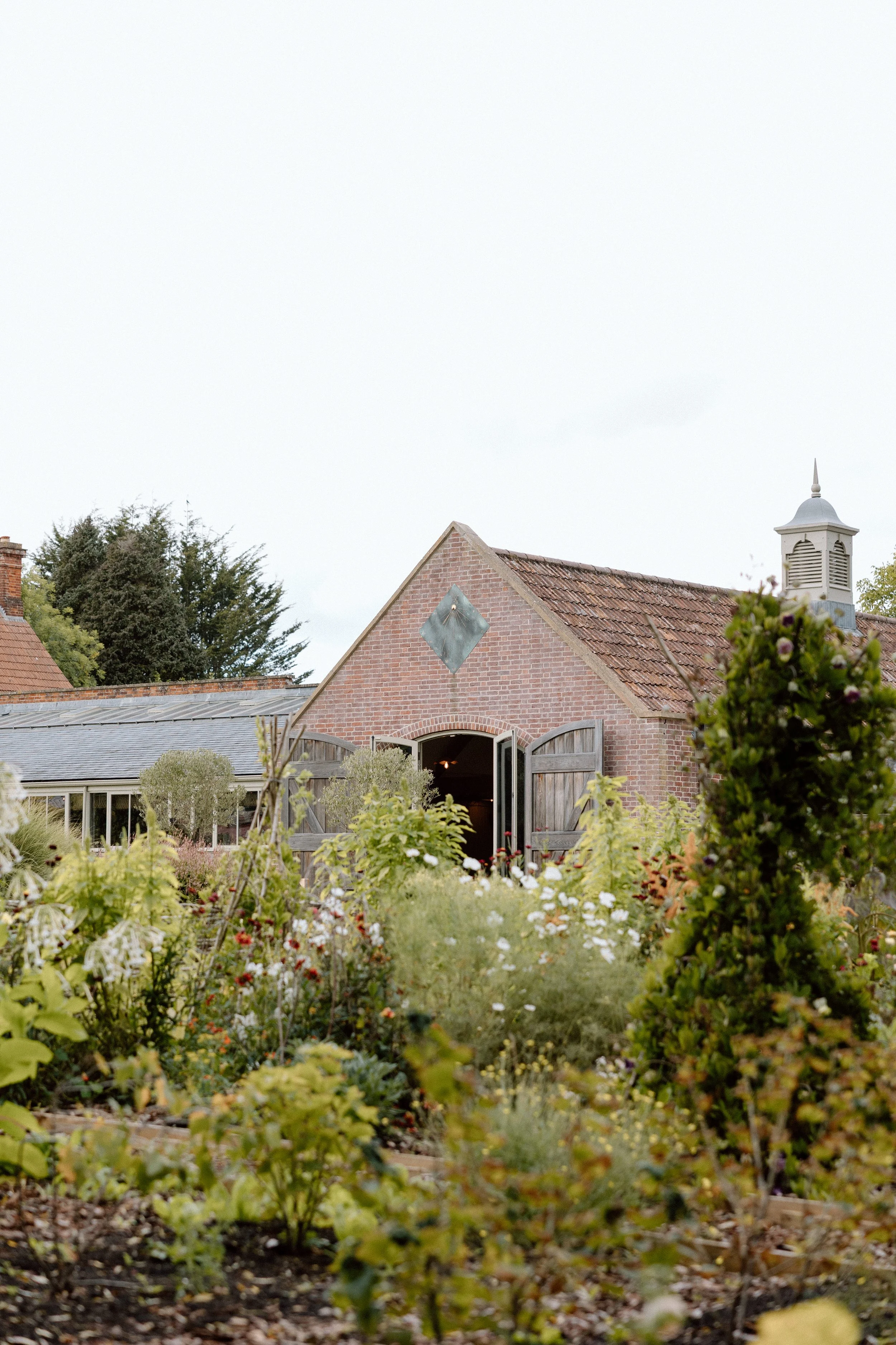 Kin House Wedding photographer, Kin House Pool-51.jpg