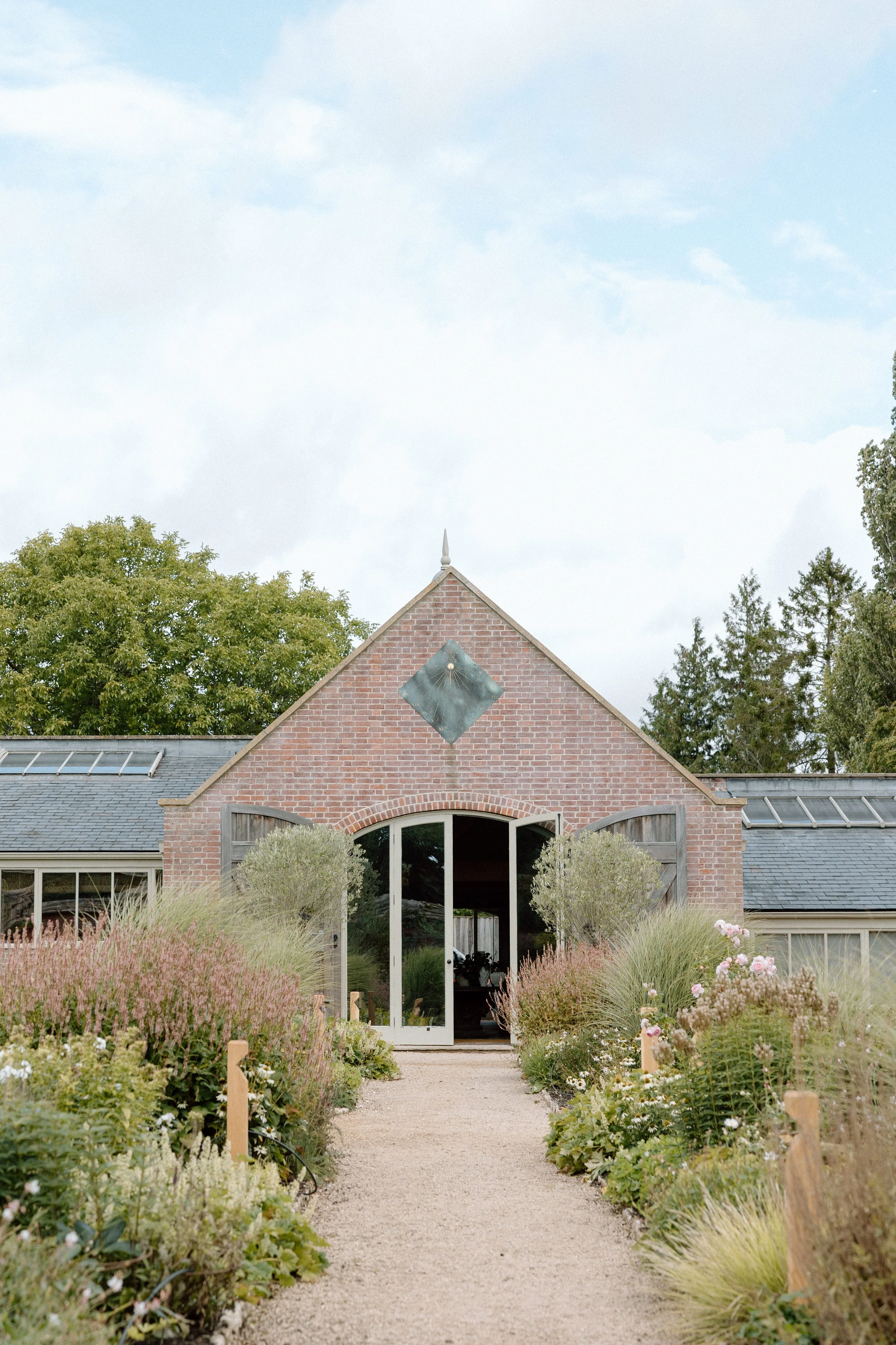 Kin House Wedding photographer, Kin House Pool-13.jpg