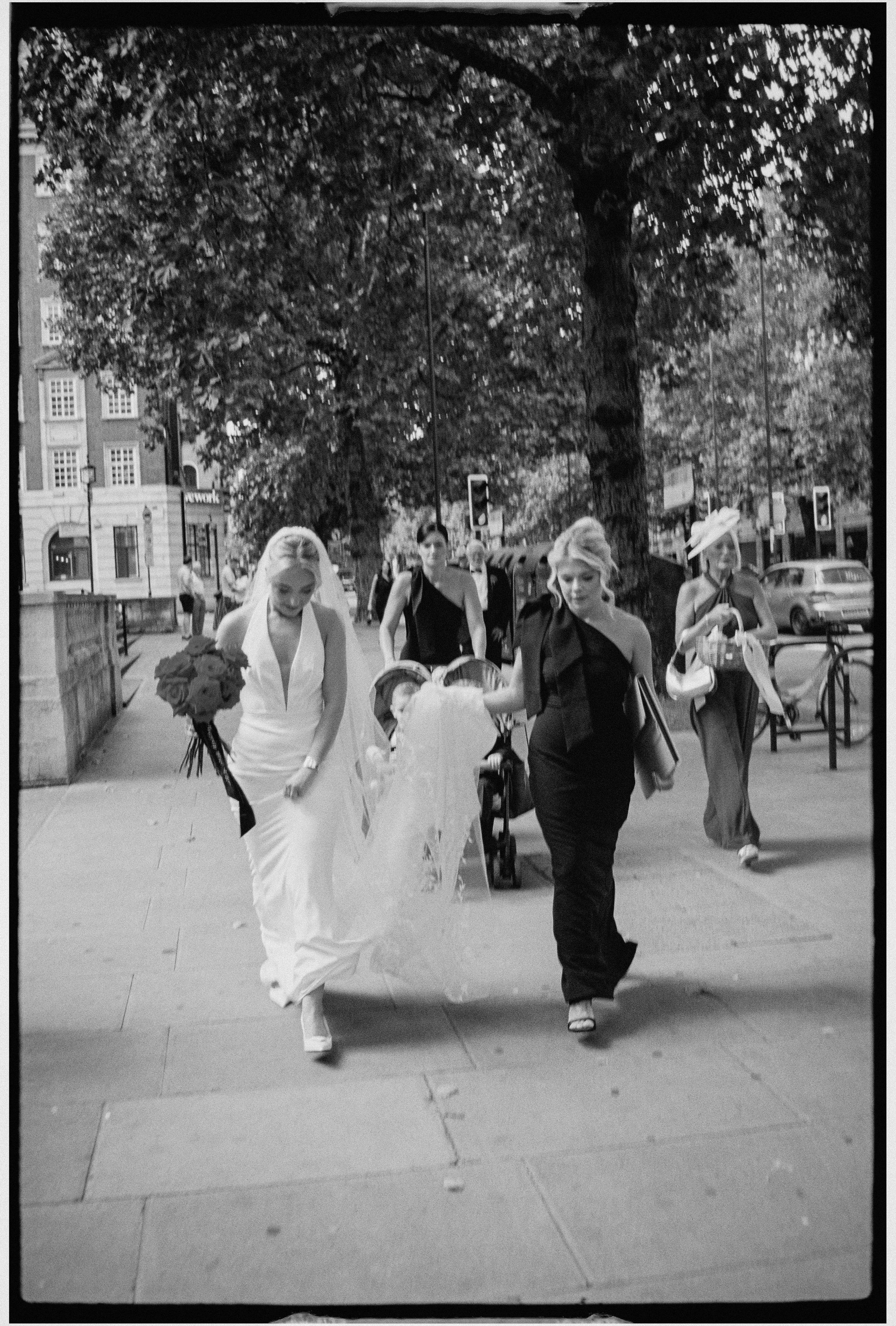 35mm film photography_ 35mm weddings -18.jpg