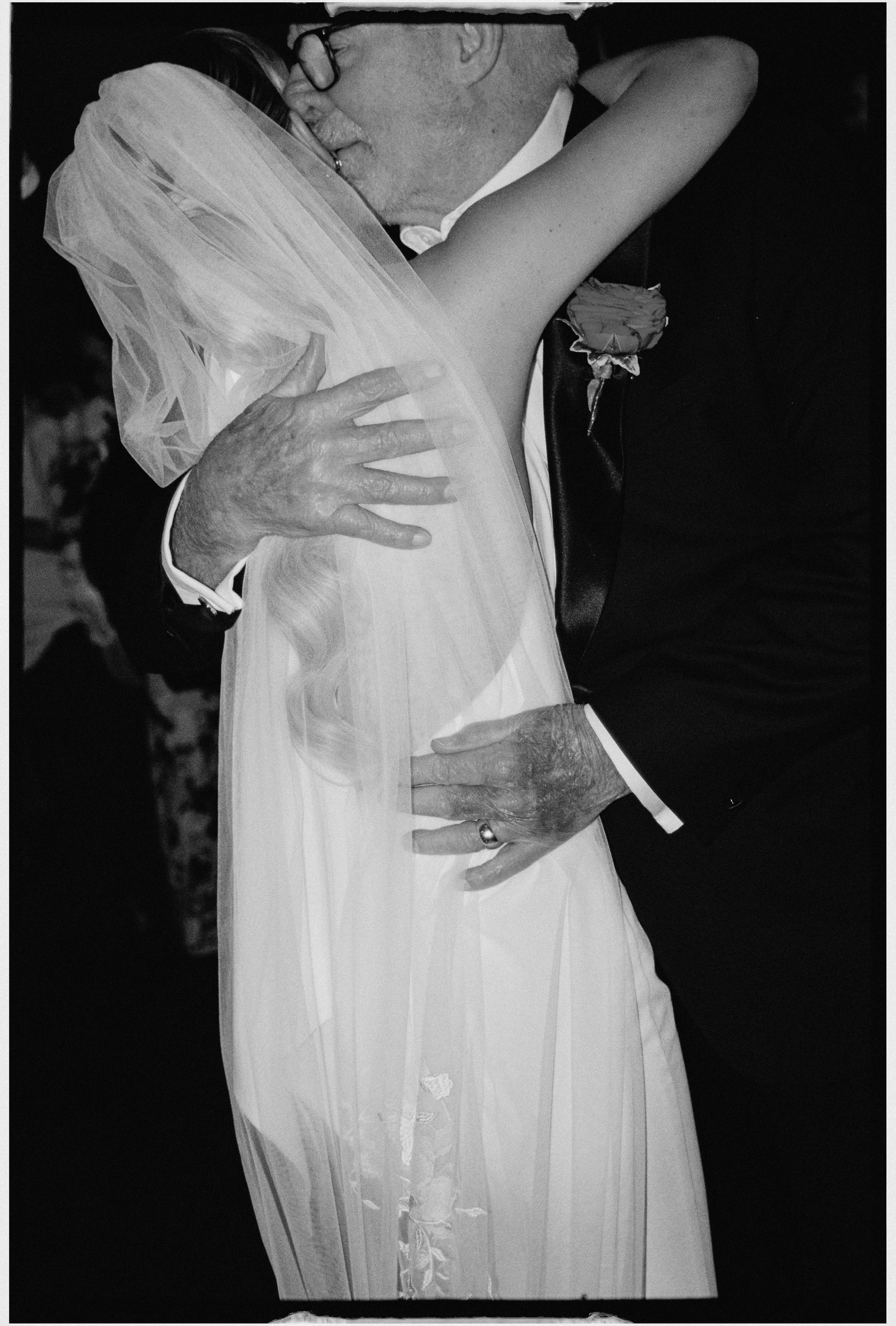 35mm film photography_ 35mm weddings -63.jpg