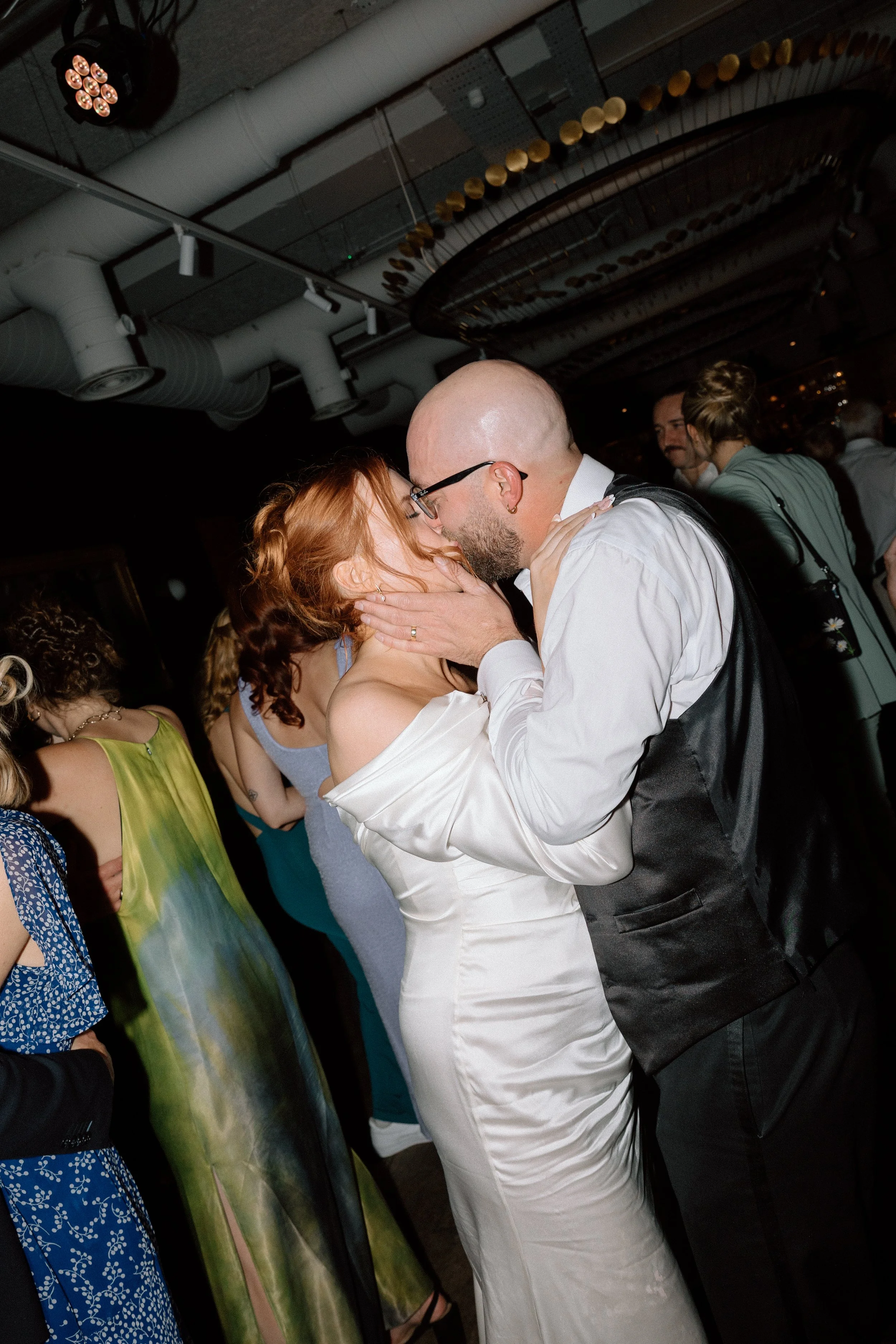 Kindred Wedding_London wedding photographer_Editorial Wedding Photographer-223.jpg