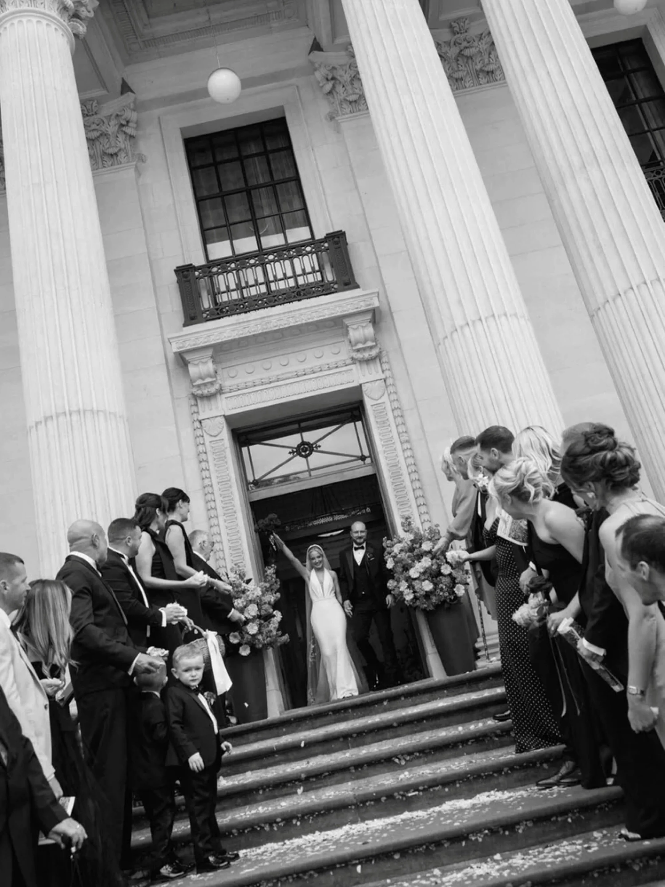 Iconic as always, The Old Marylebone Town Hall has been making headlines after the recent wedding held in its glorious walls! 

If you head over to my blog you can find my complete guide to getting married at old Marylebone town hall! Link in bio 🔗
