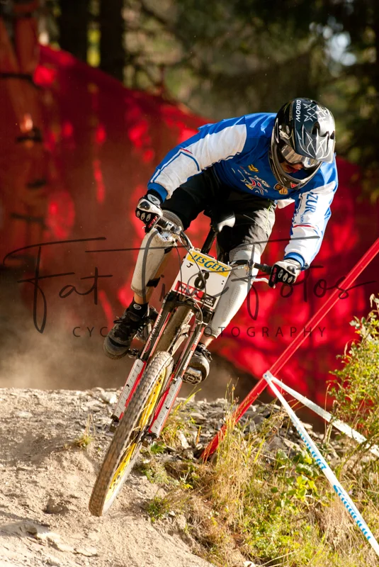LES2004_777C2023.jpg