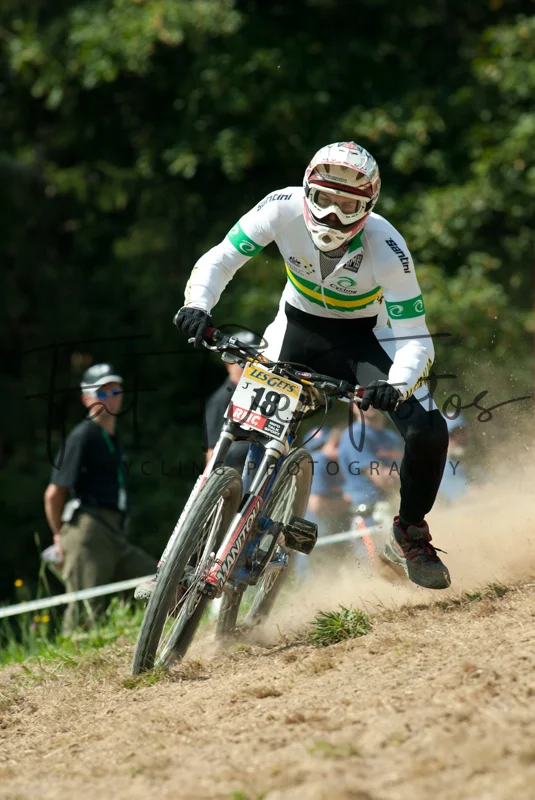 LES2004_777C4300.jpg