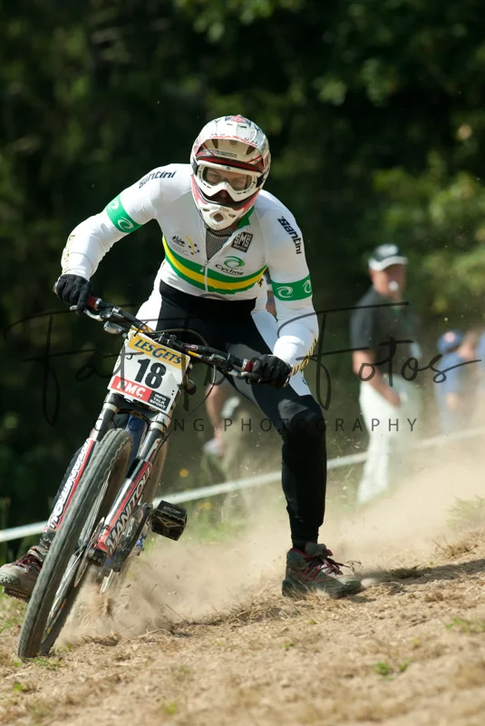 LES2004_777C4302.jpg