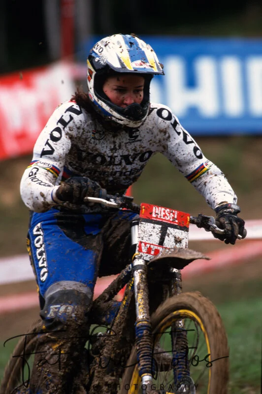LES99020.jpg